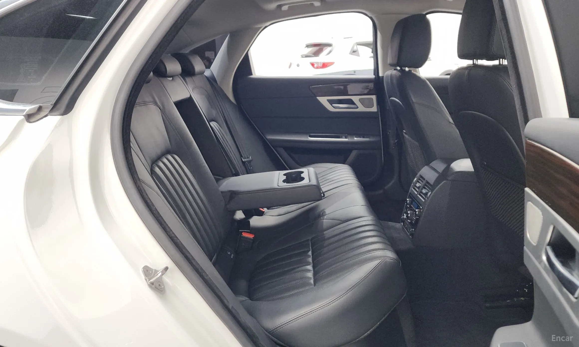 Jaguar XF (x260) превью 12