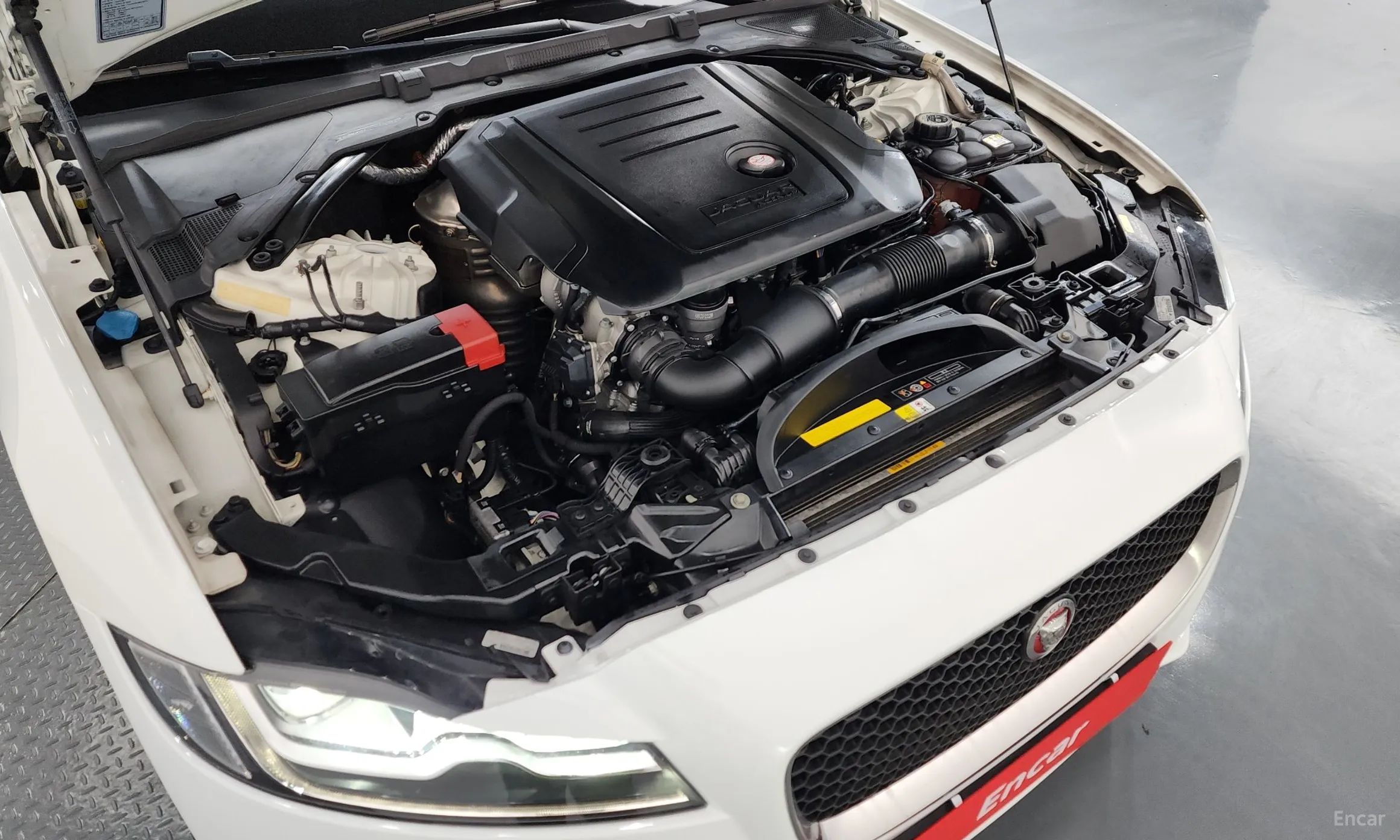 Jaguar XF (x260) превью 6