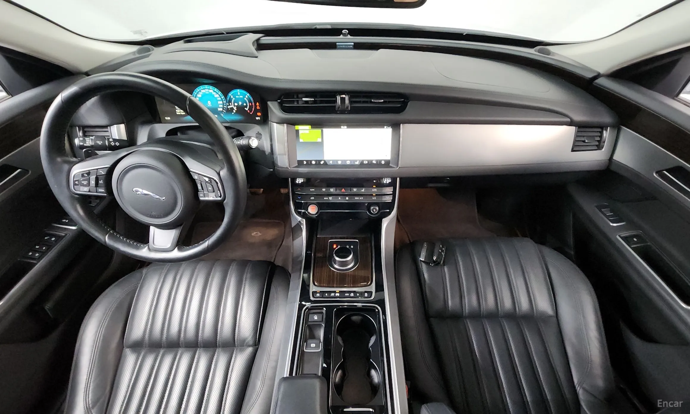Jaguar XF (x260) превью 7