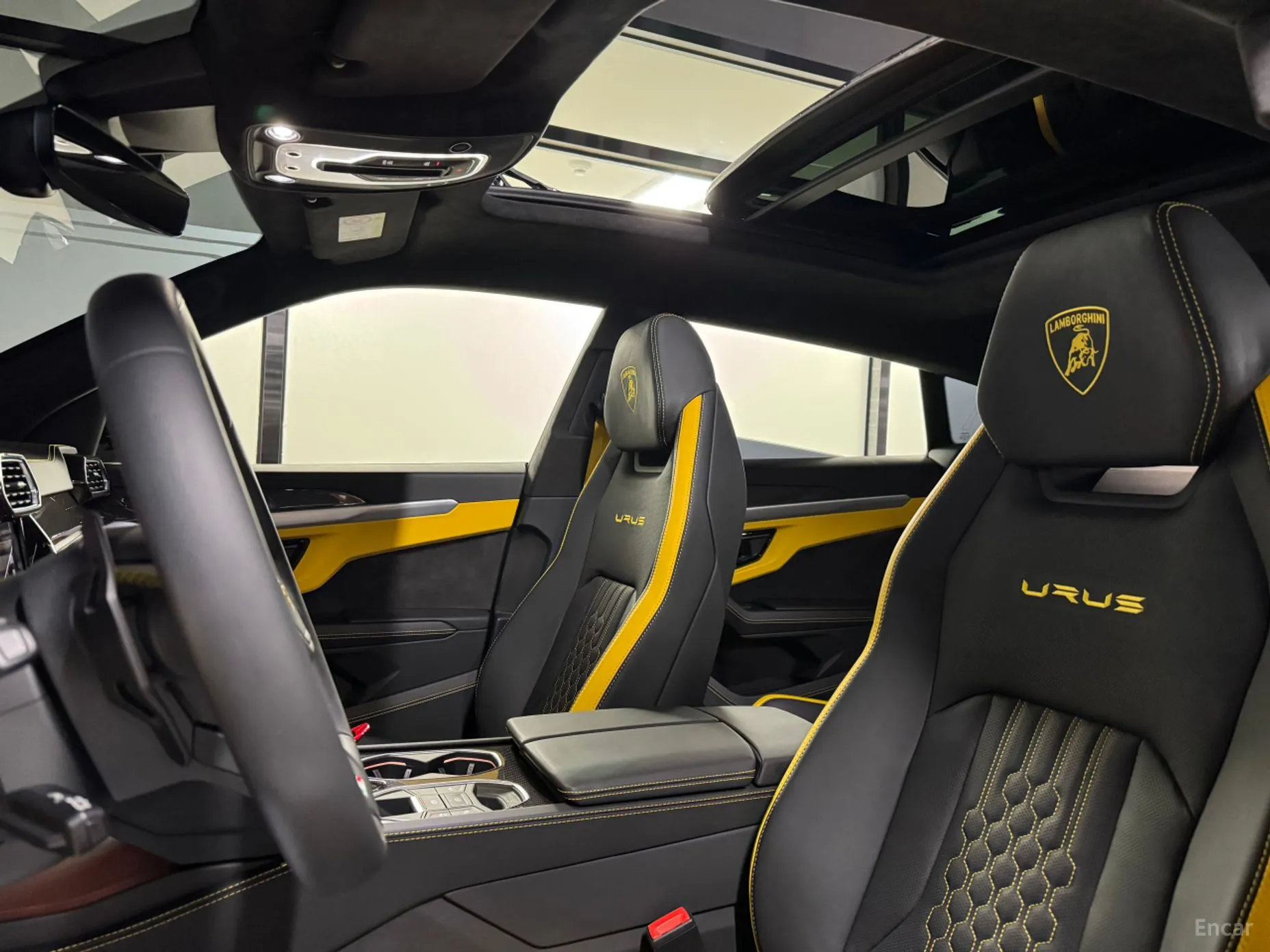 Lamborghini Urus превью 15