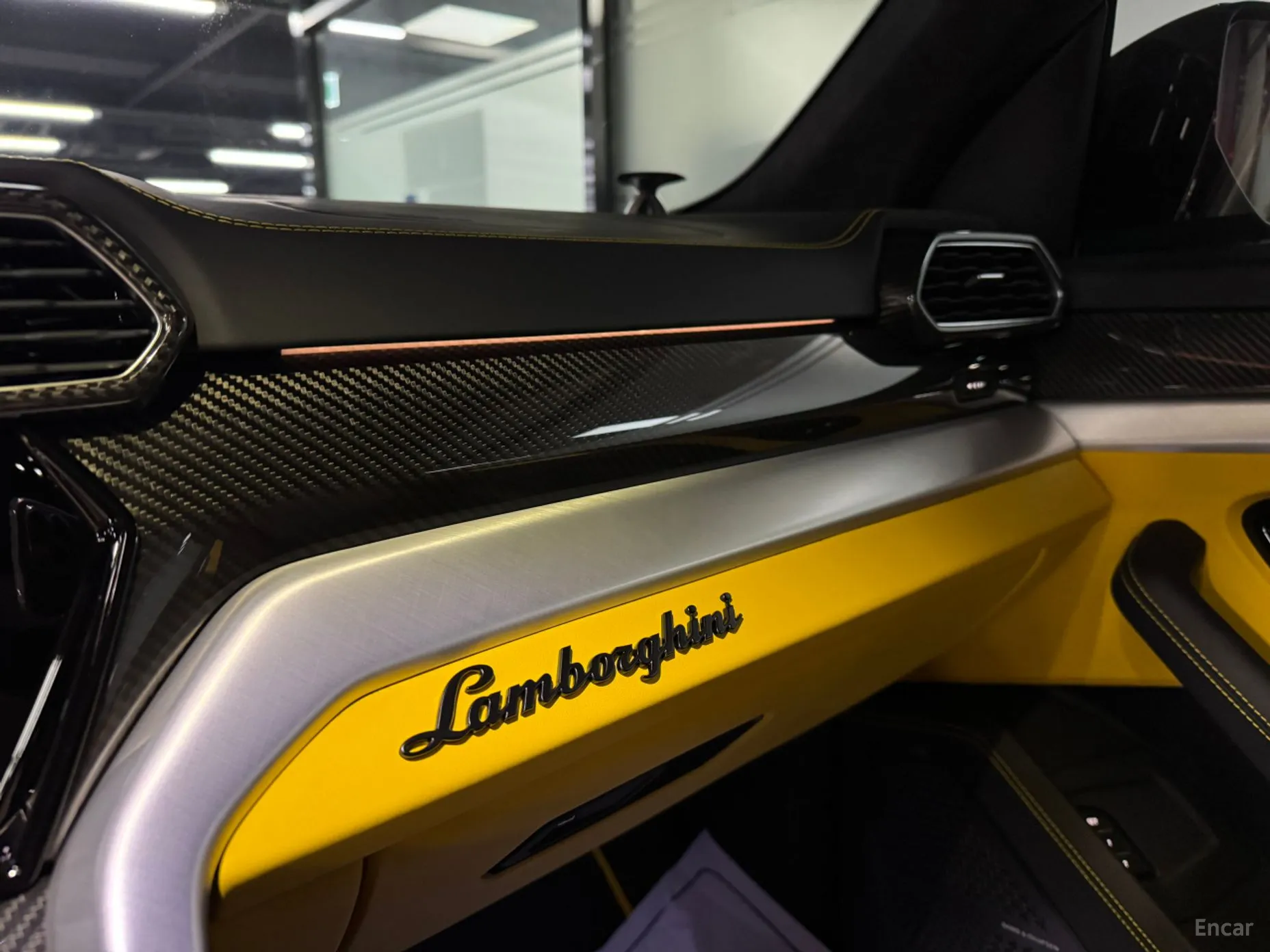 Lamborghini Urus превью 16