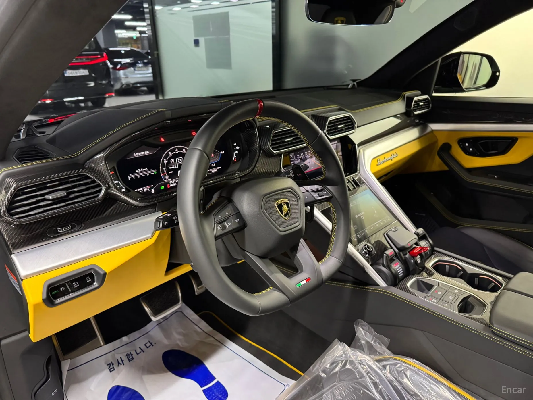 Lamborghini Urus превью 5