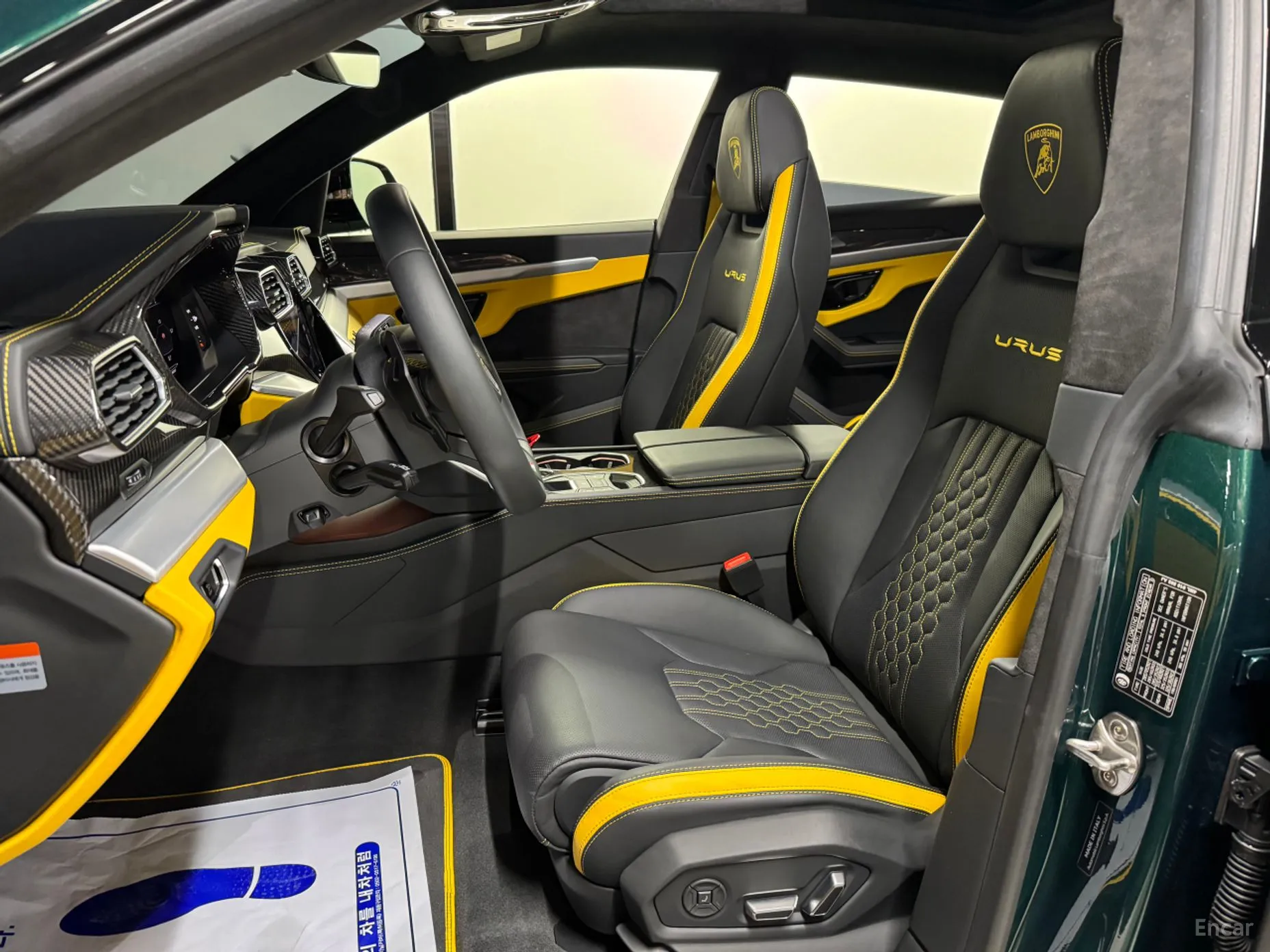 Lamborghini Urus превью 8
