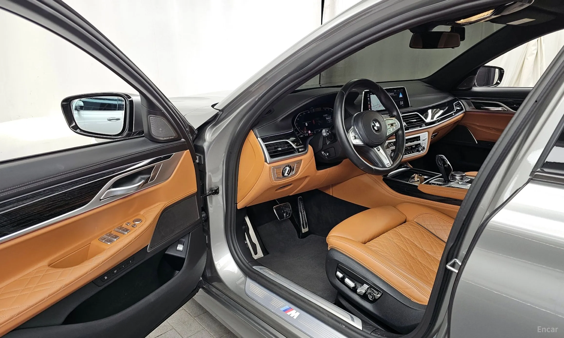 BMW 7 Series (G11) превью 10