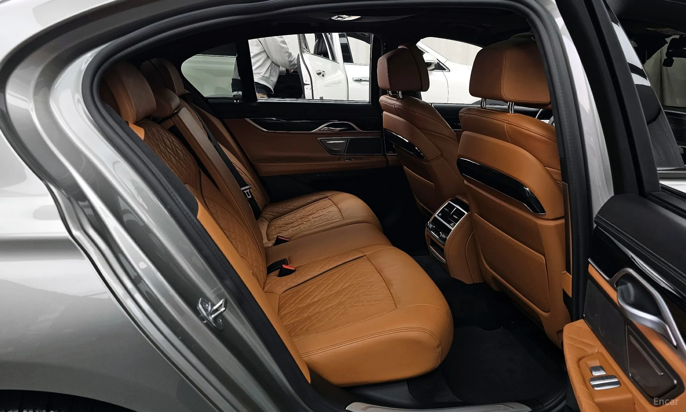 BMW 7 Series (G11) превью 12