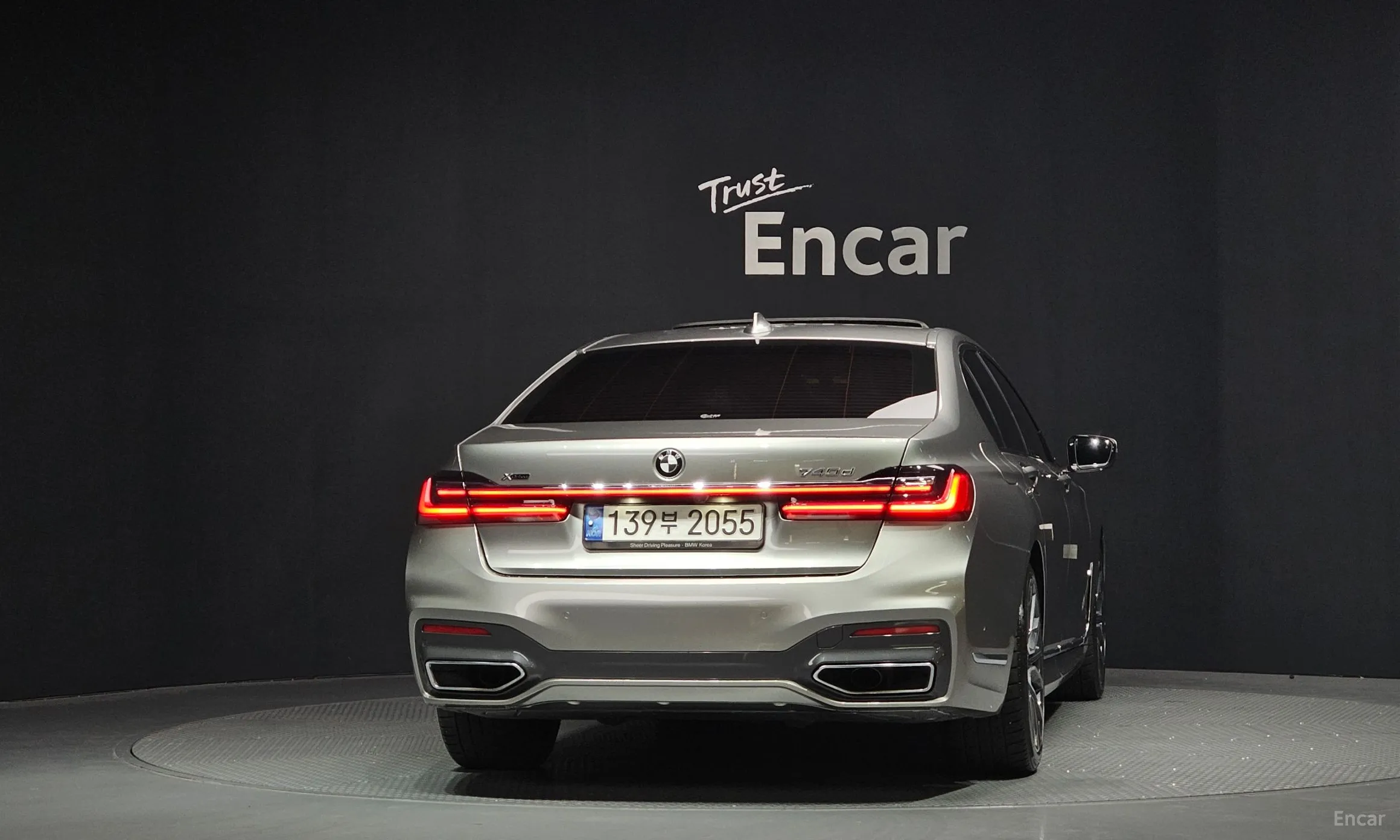 BMW 7 Series (G11) превью 4
