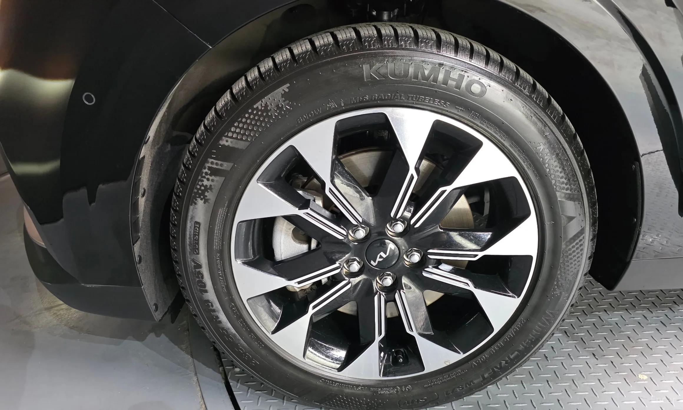 Kia Carnival Gen 4 превью 5