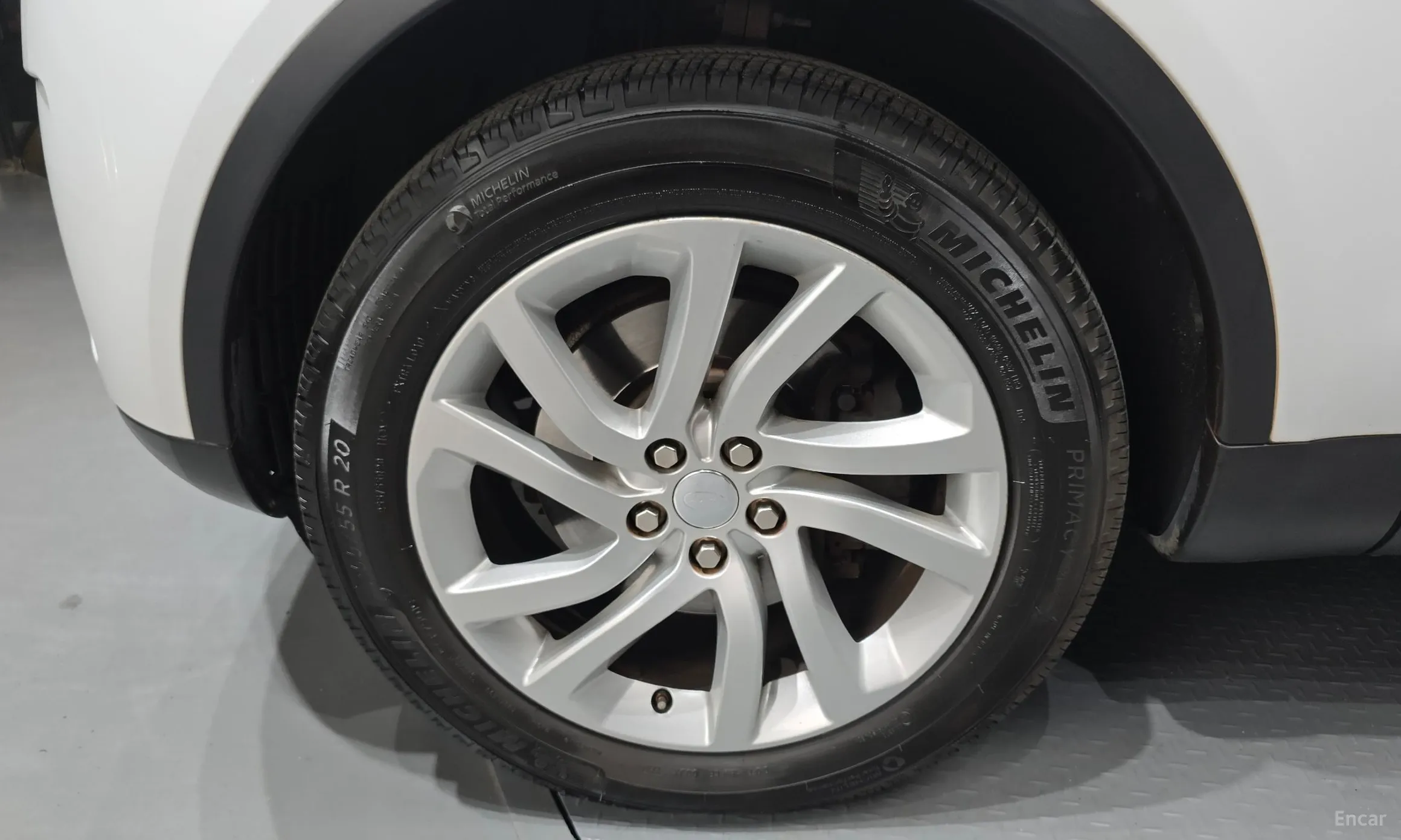 Land Rover Discovery 5 превью 5