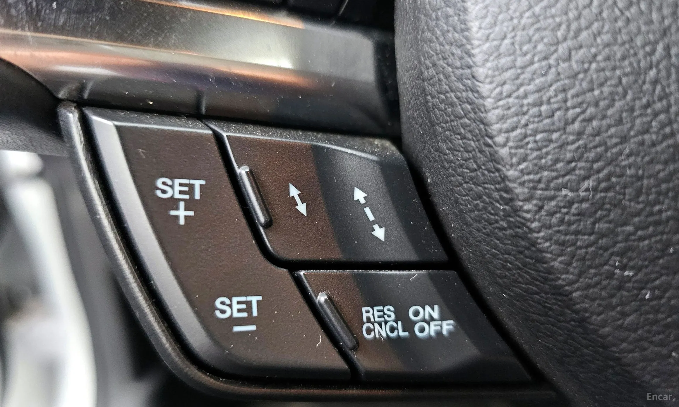 Ford Mustang превью 19