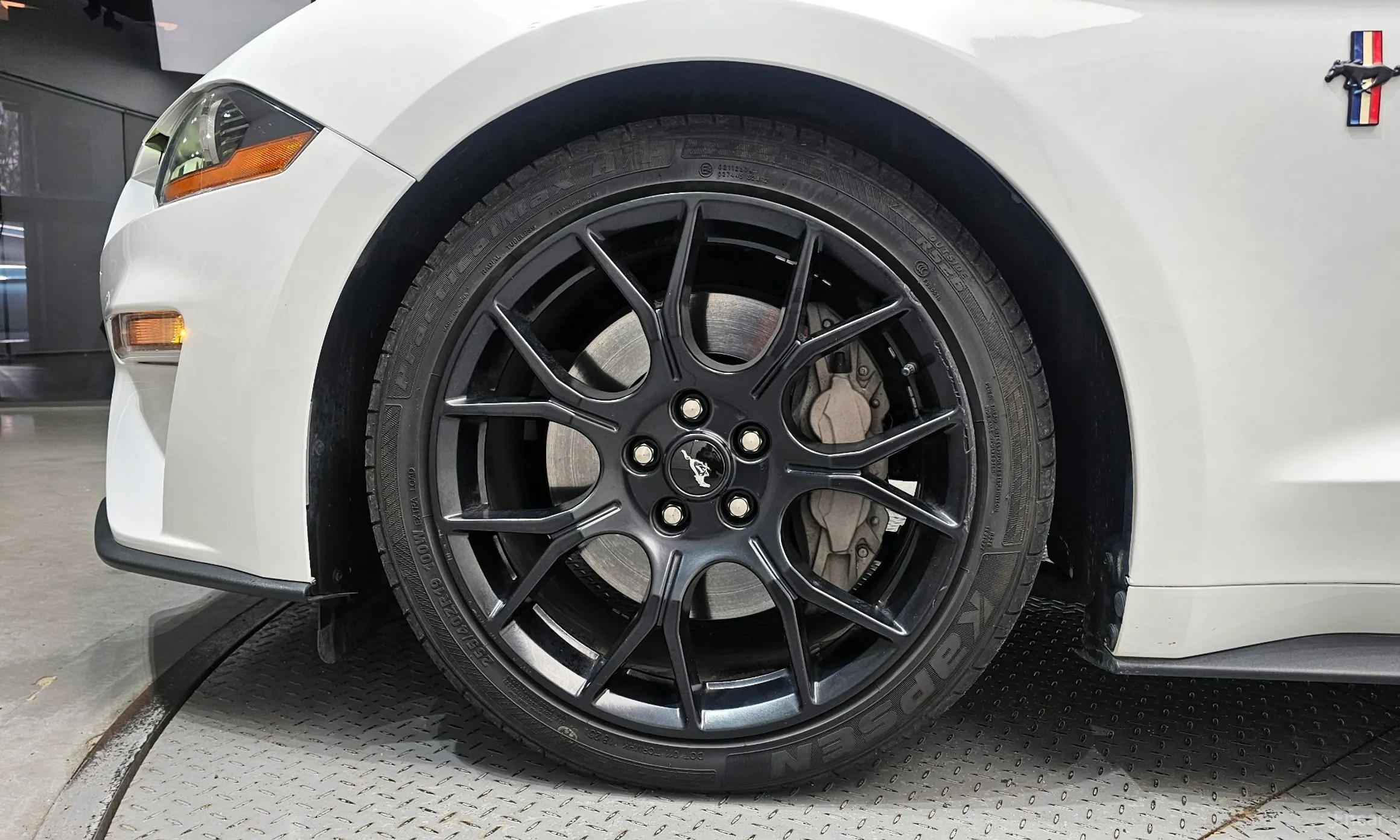 Ford Mustang превью 5