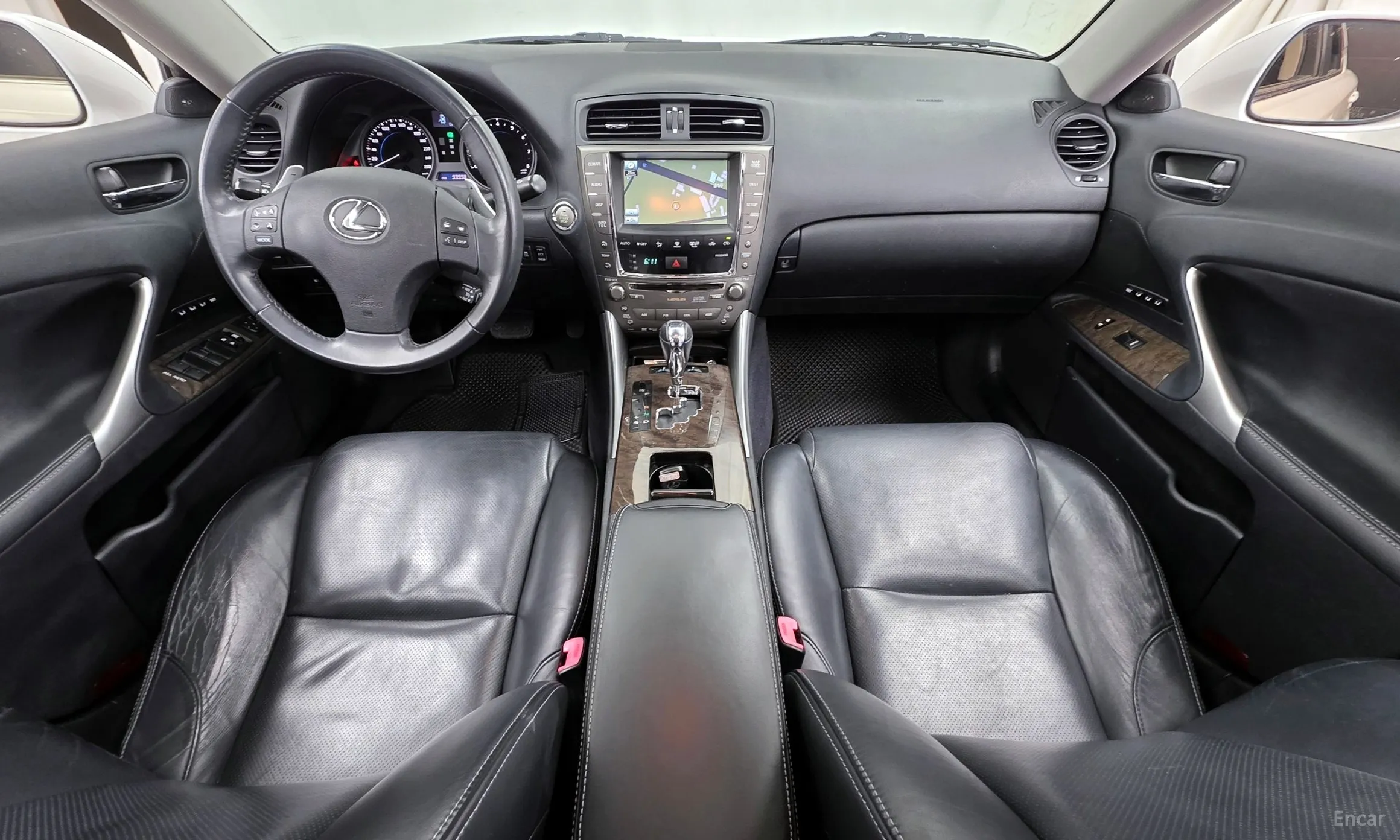 Lexus IS250 превью 7