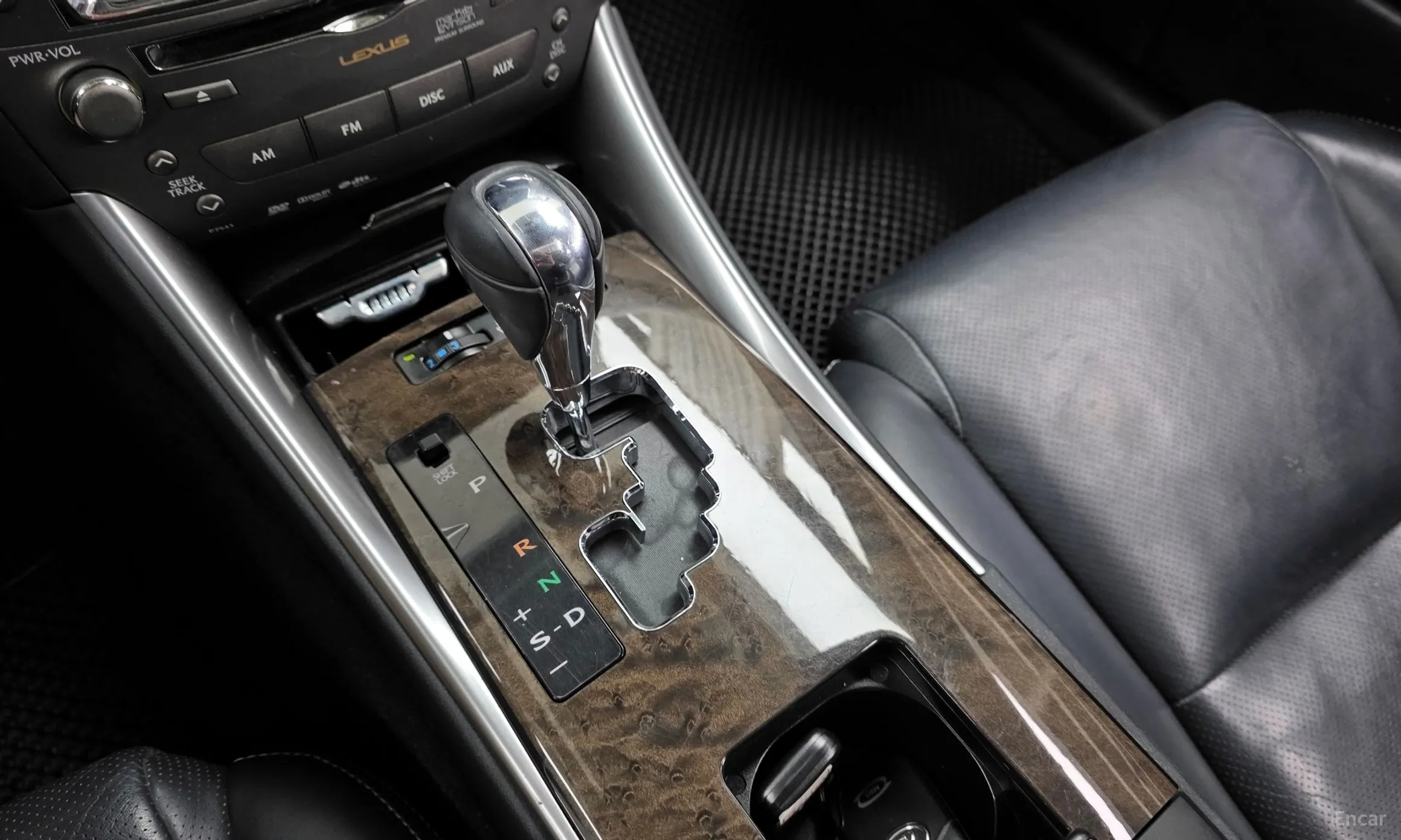 Lexus IS250 превью 9