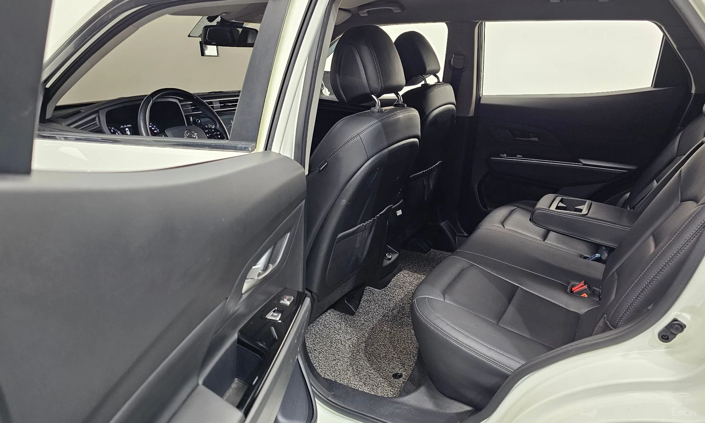 KG Mobility (SsangYong) Beautiful Korando превью 11