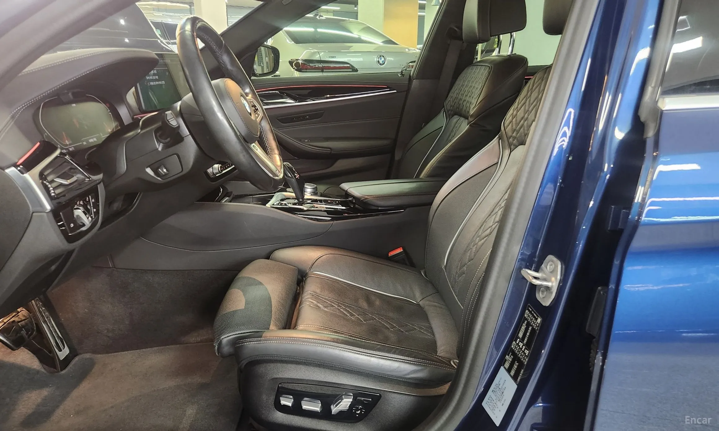 BMW 5 Series (G30) превью 11