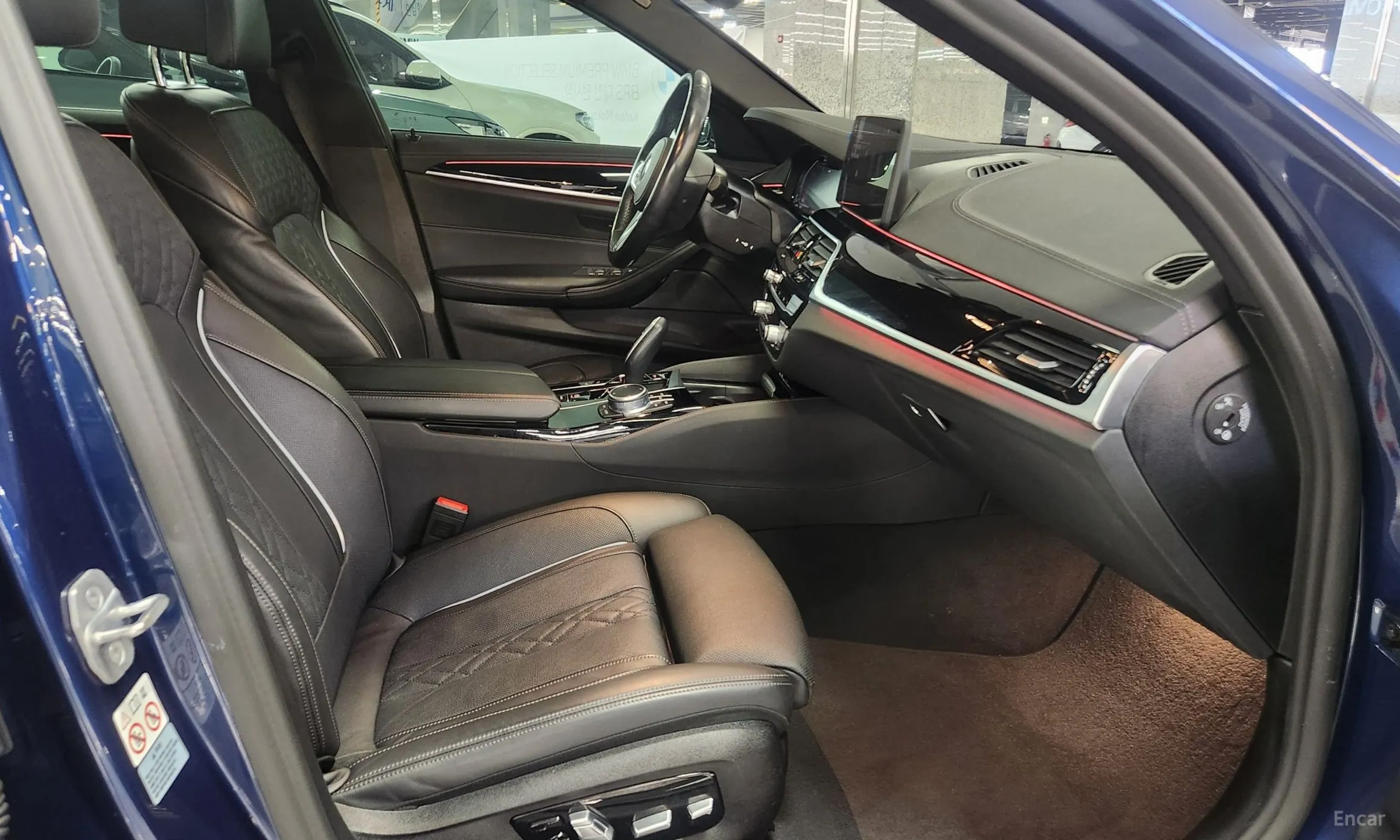 BMW 5 Series (G30) превью 12