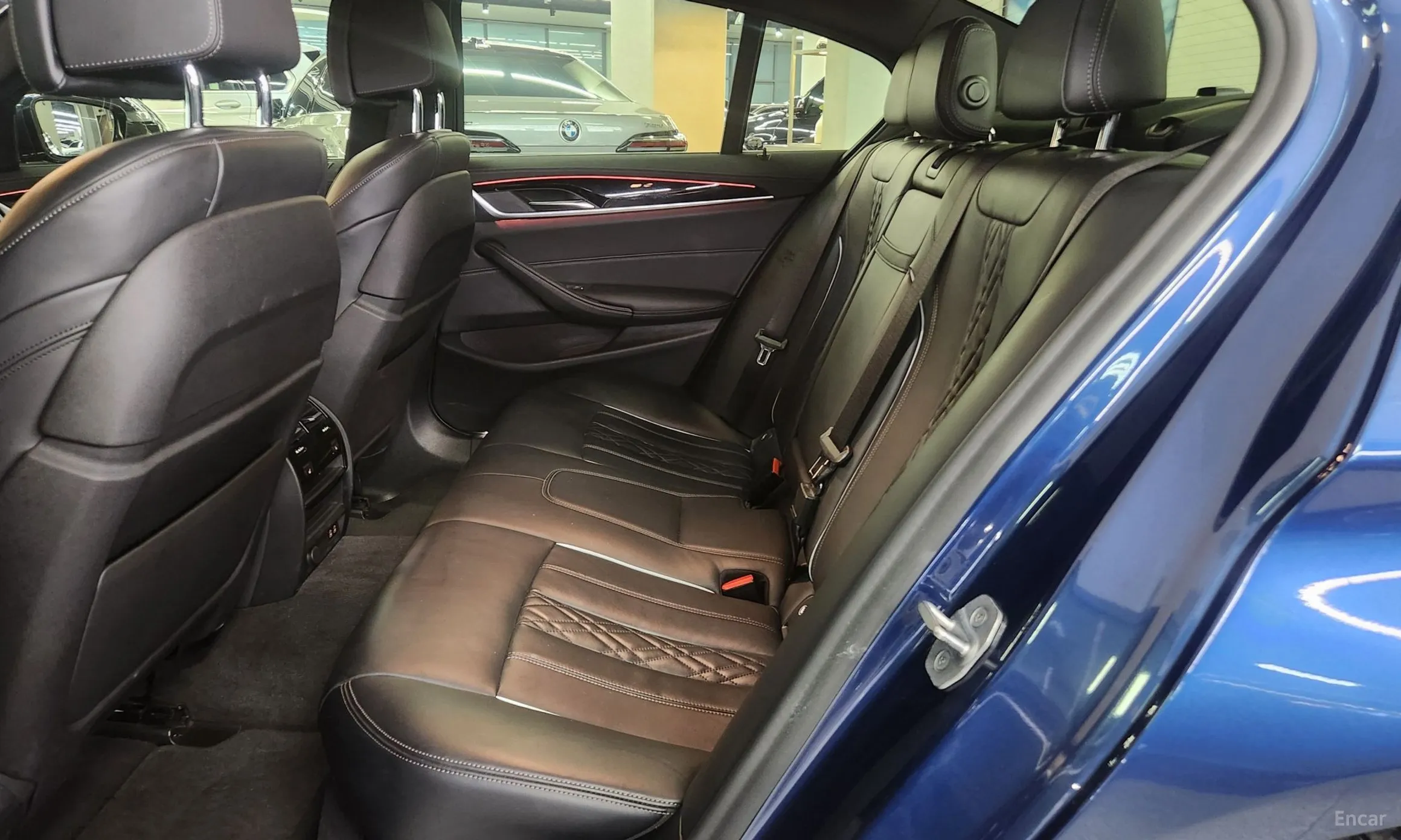 BMW 5 Series (G30) превью 13