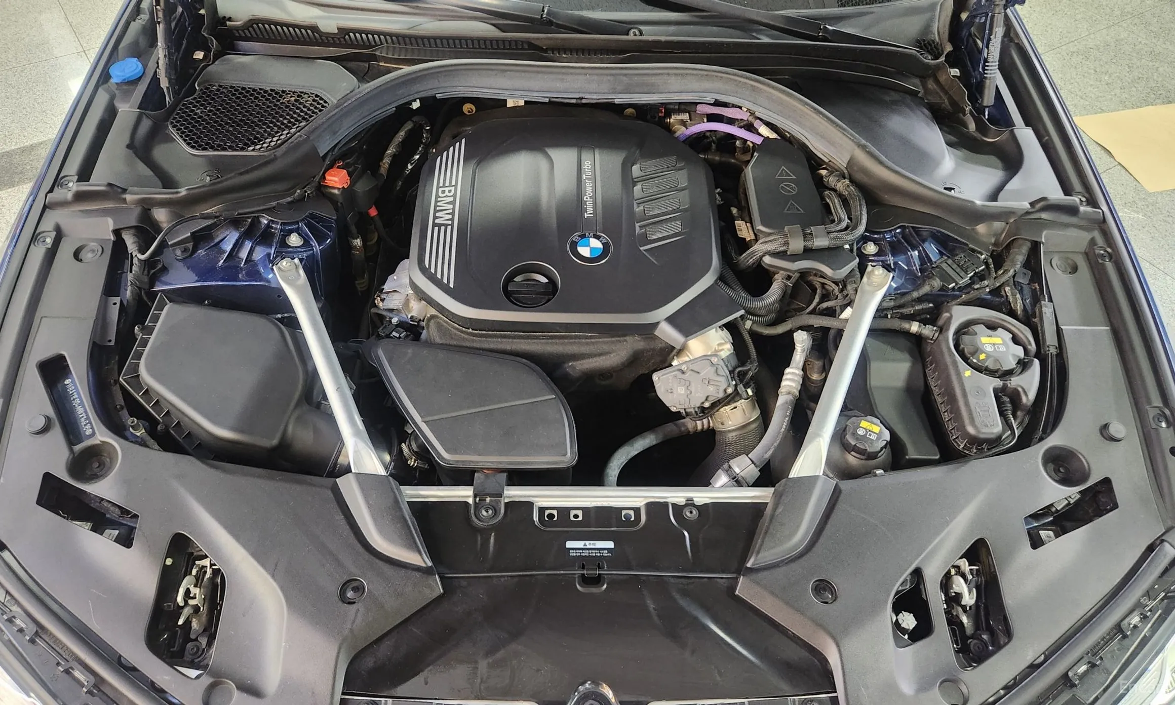 BMW 5 Series (G30) превью 6