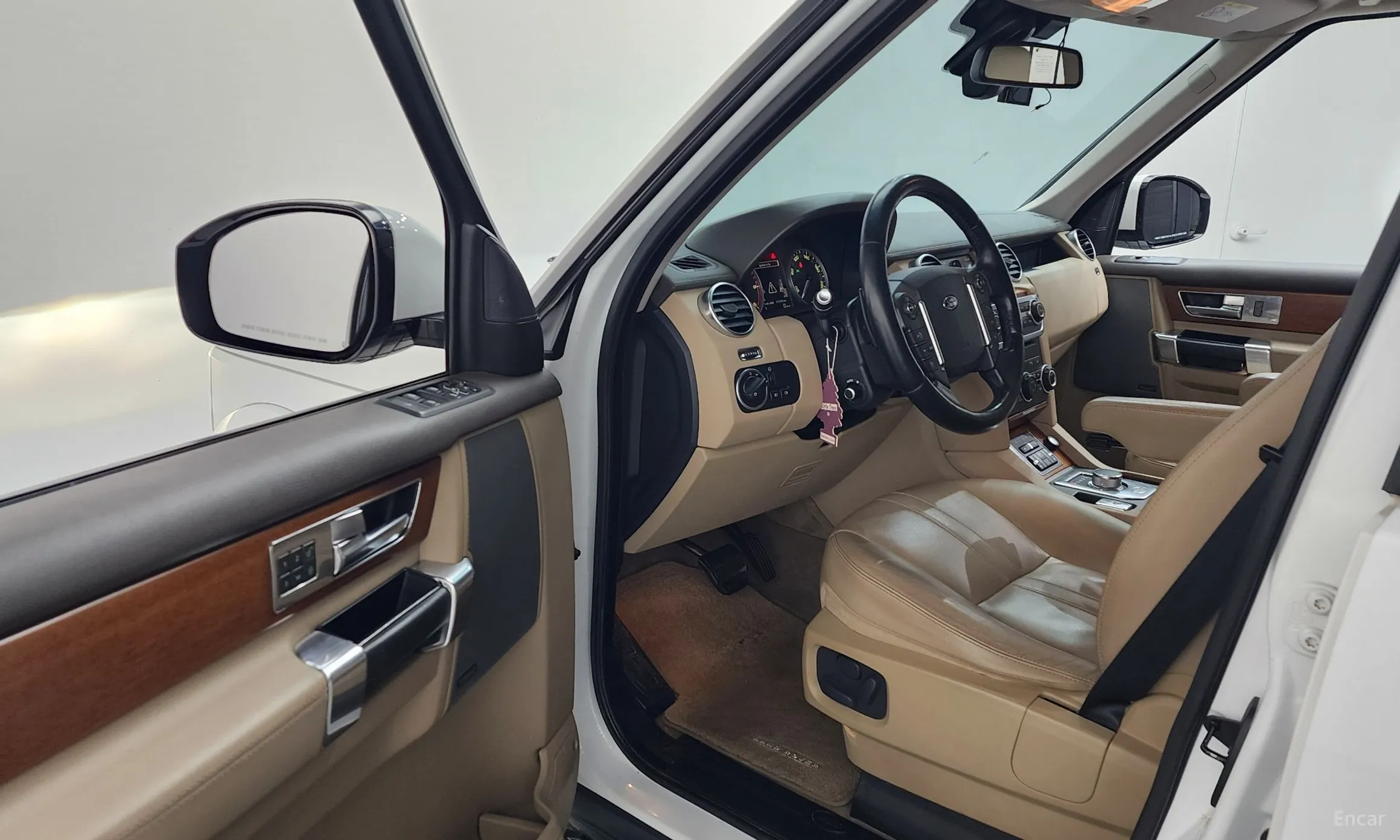 Land Rover Discovery 4 превью 10