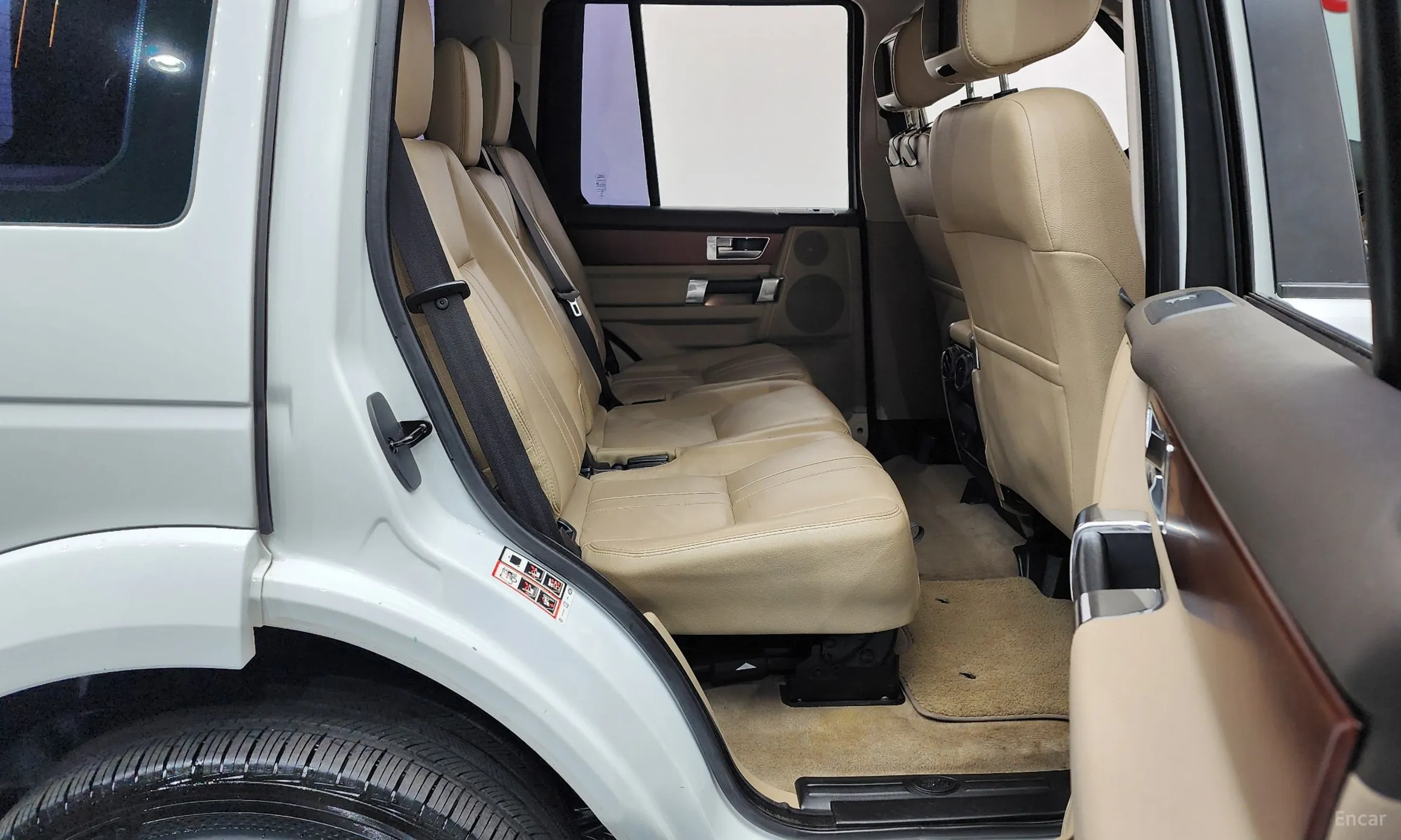 Land Rover Discovery 4 превью 12