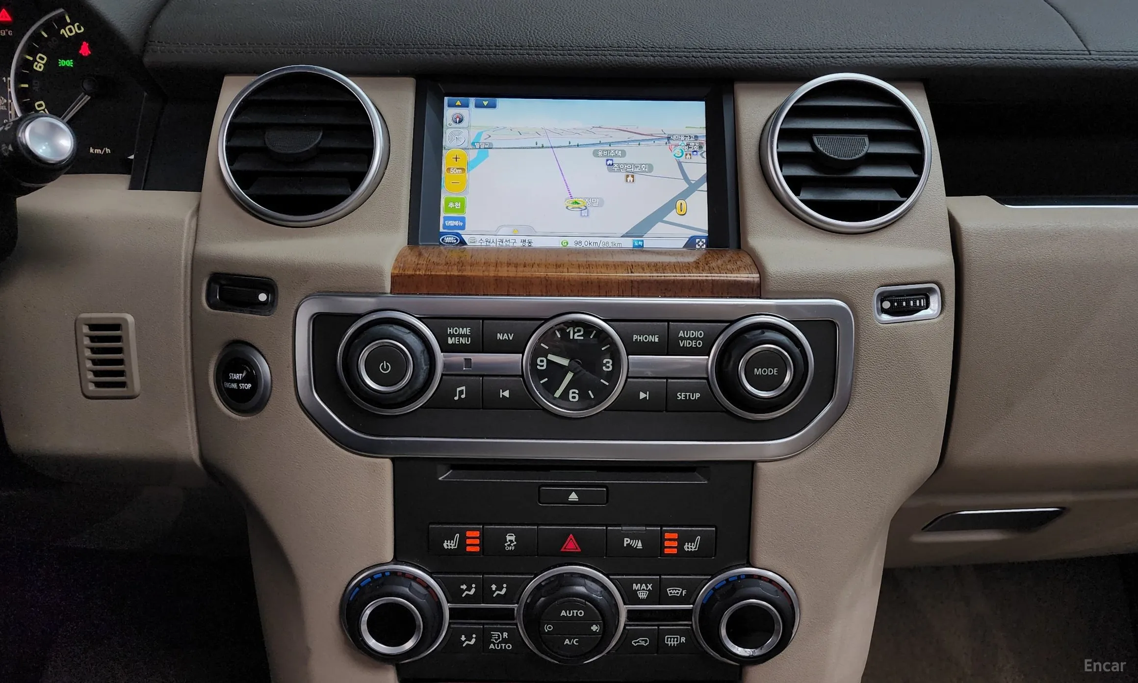 Land Rover Discovery 4 превью 15