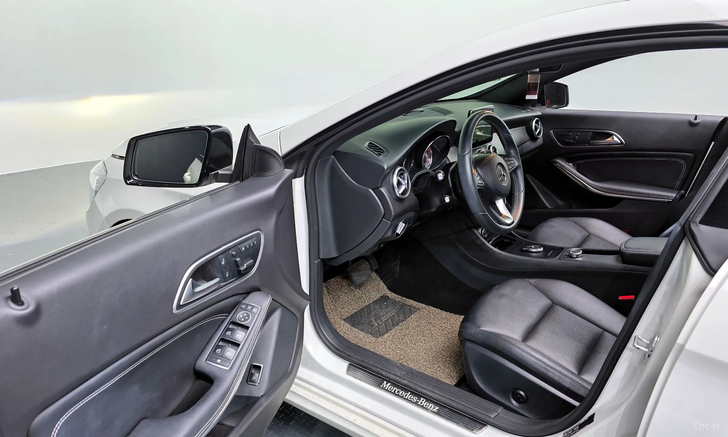 Mercedes Benz CLA-Class C117 превью 11