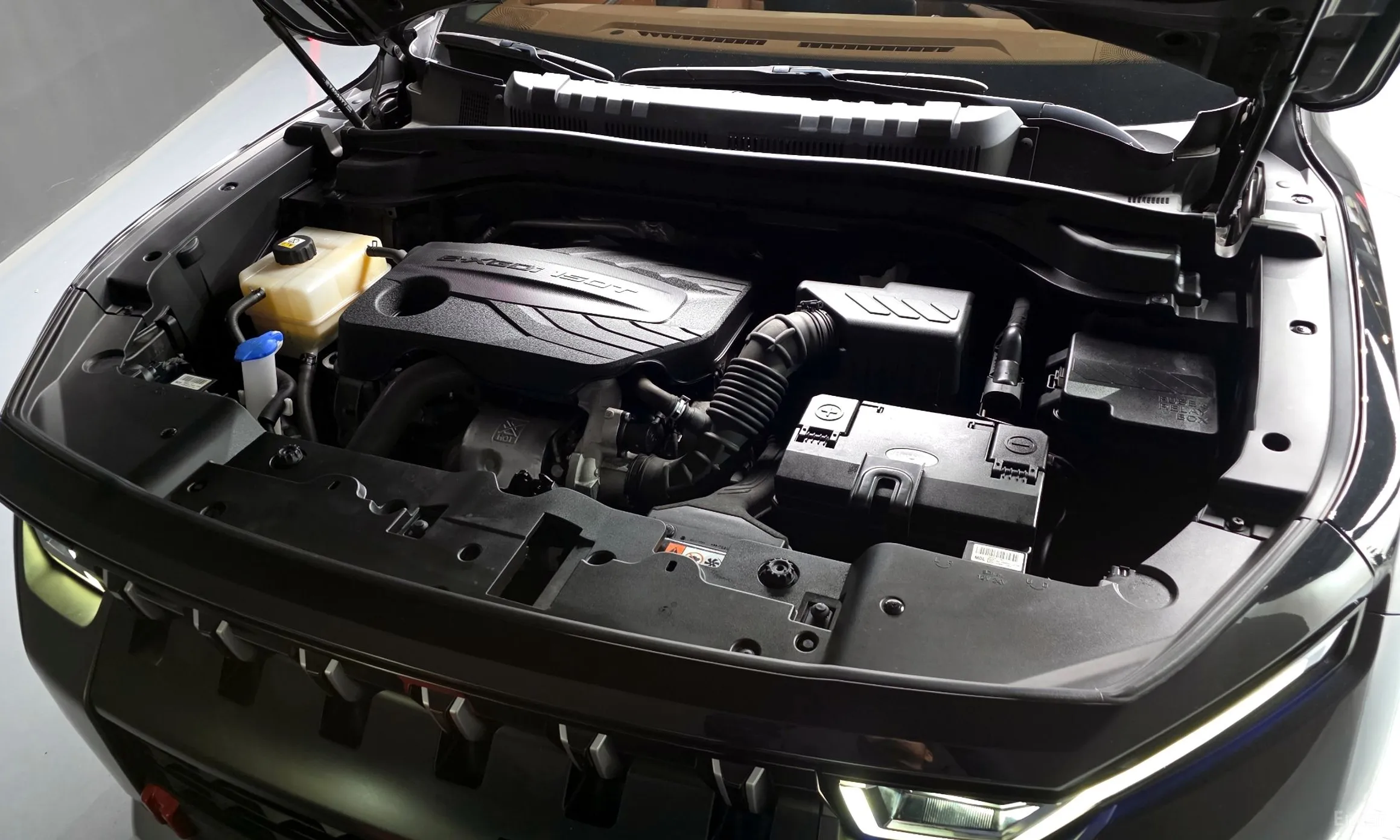 KG Mobility (SsangYong) Torres превью 6