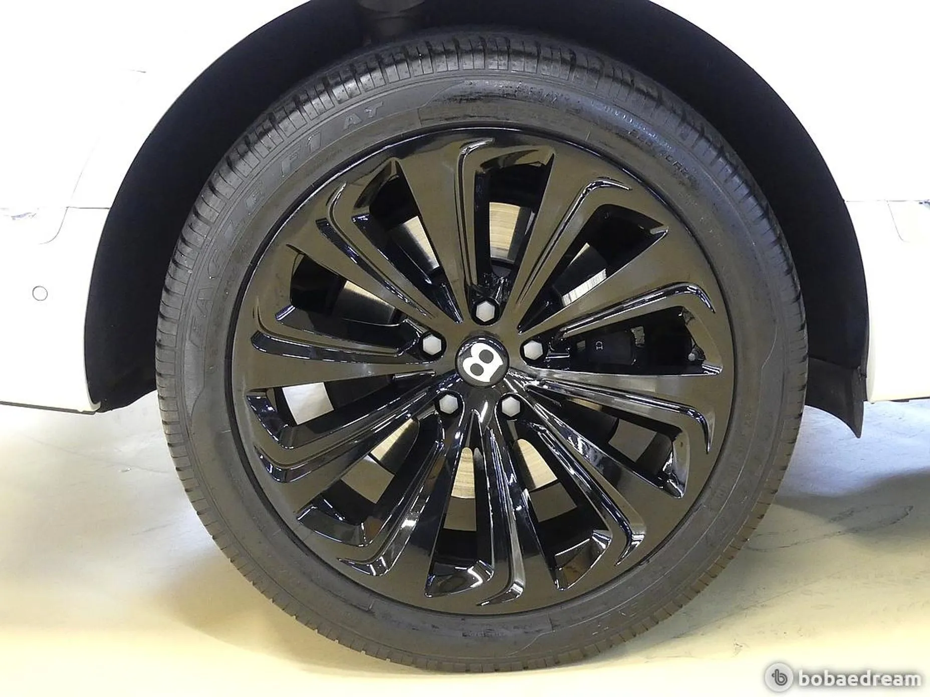 Bentley Bentayga превью 5