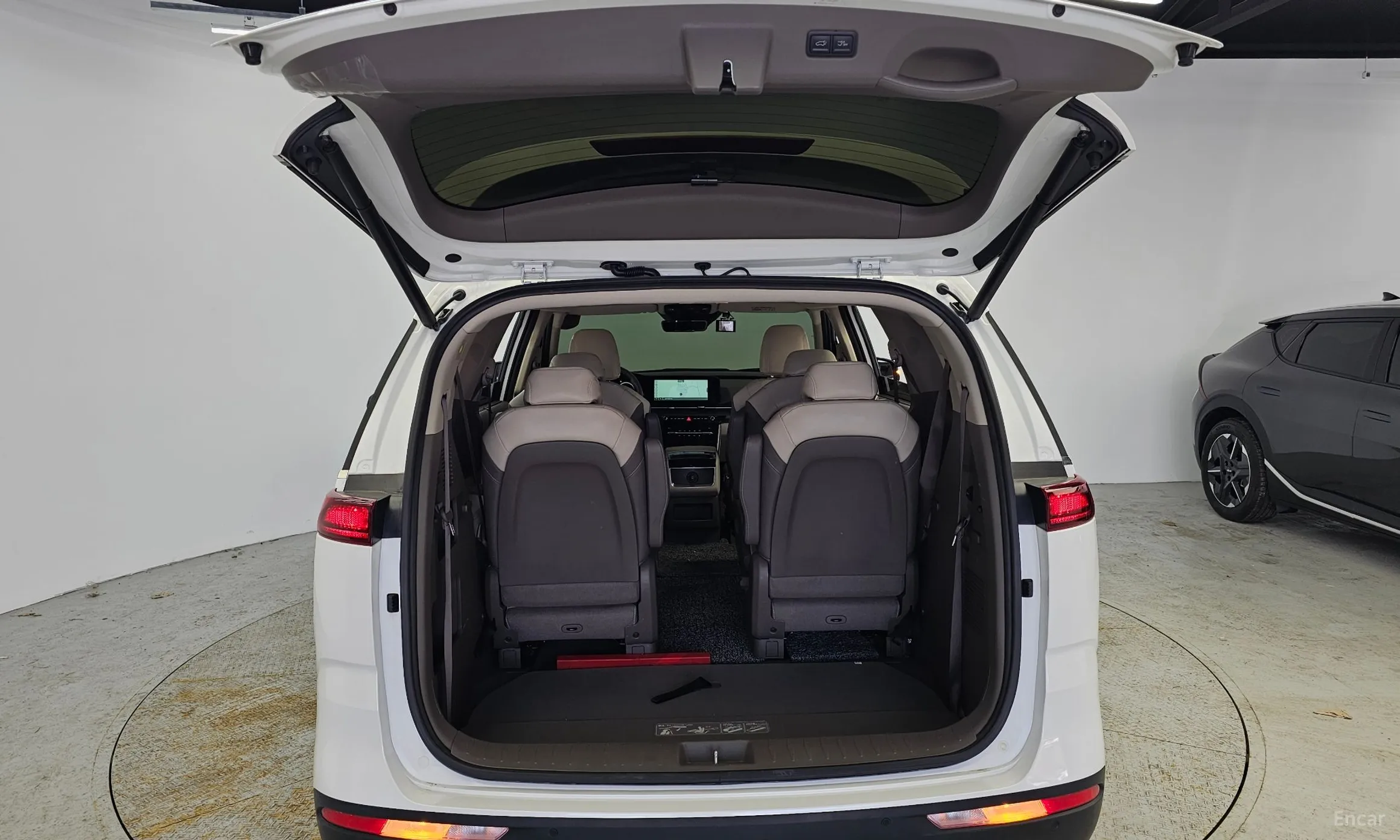 Kia Carnival Gen 4 превью 20