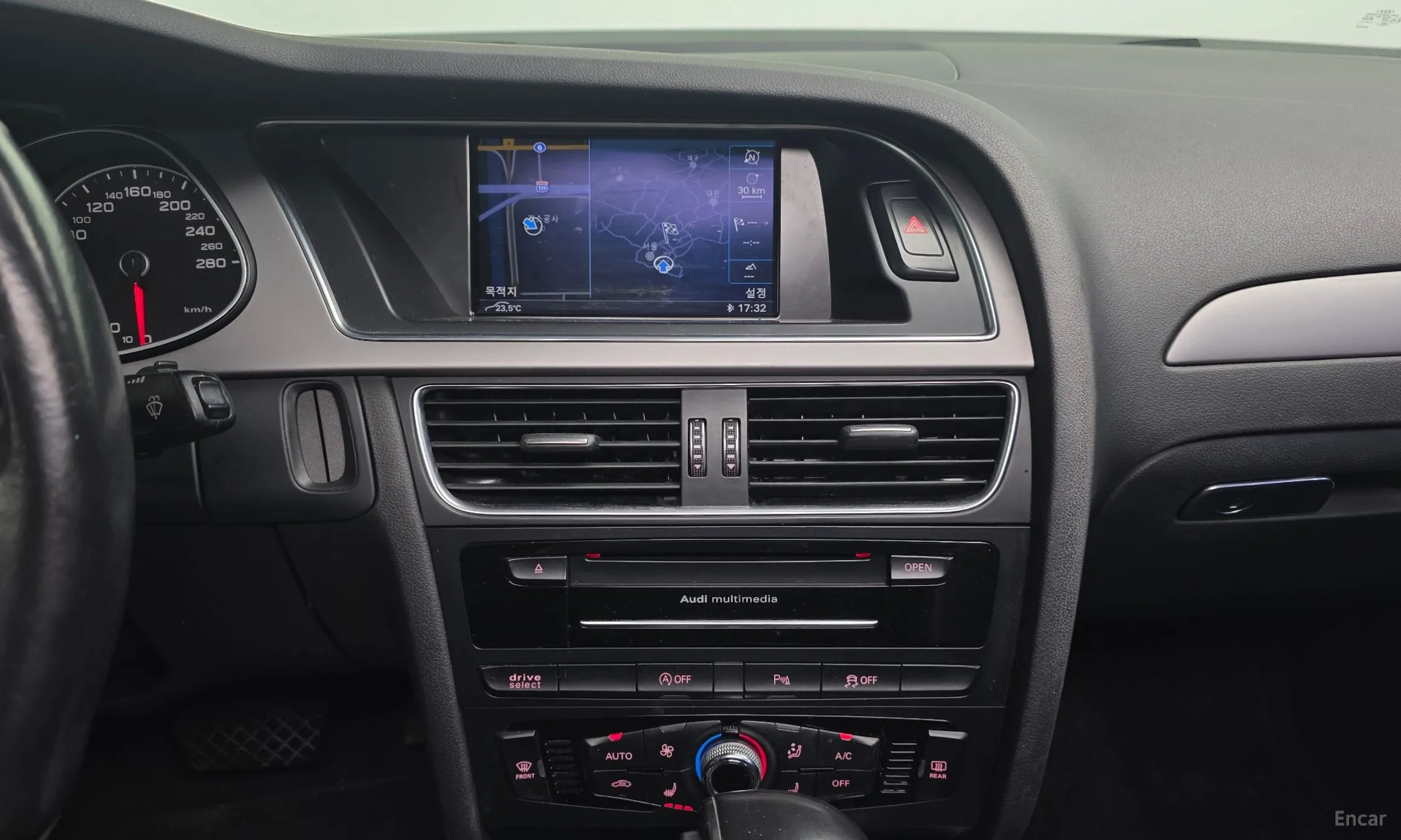 Audi New A4 превью 14