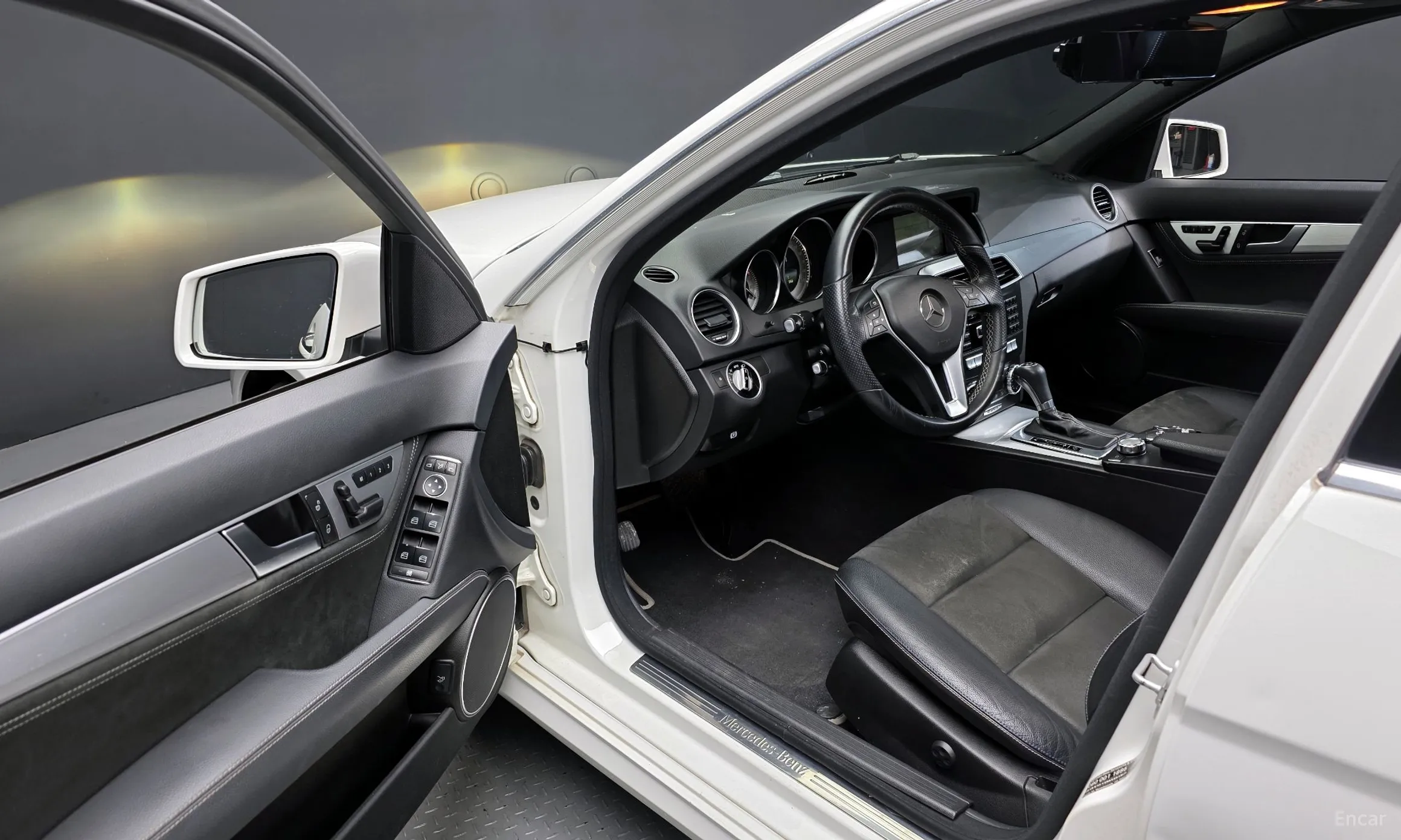 Mercedes Benz C-Class W204 превью 11