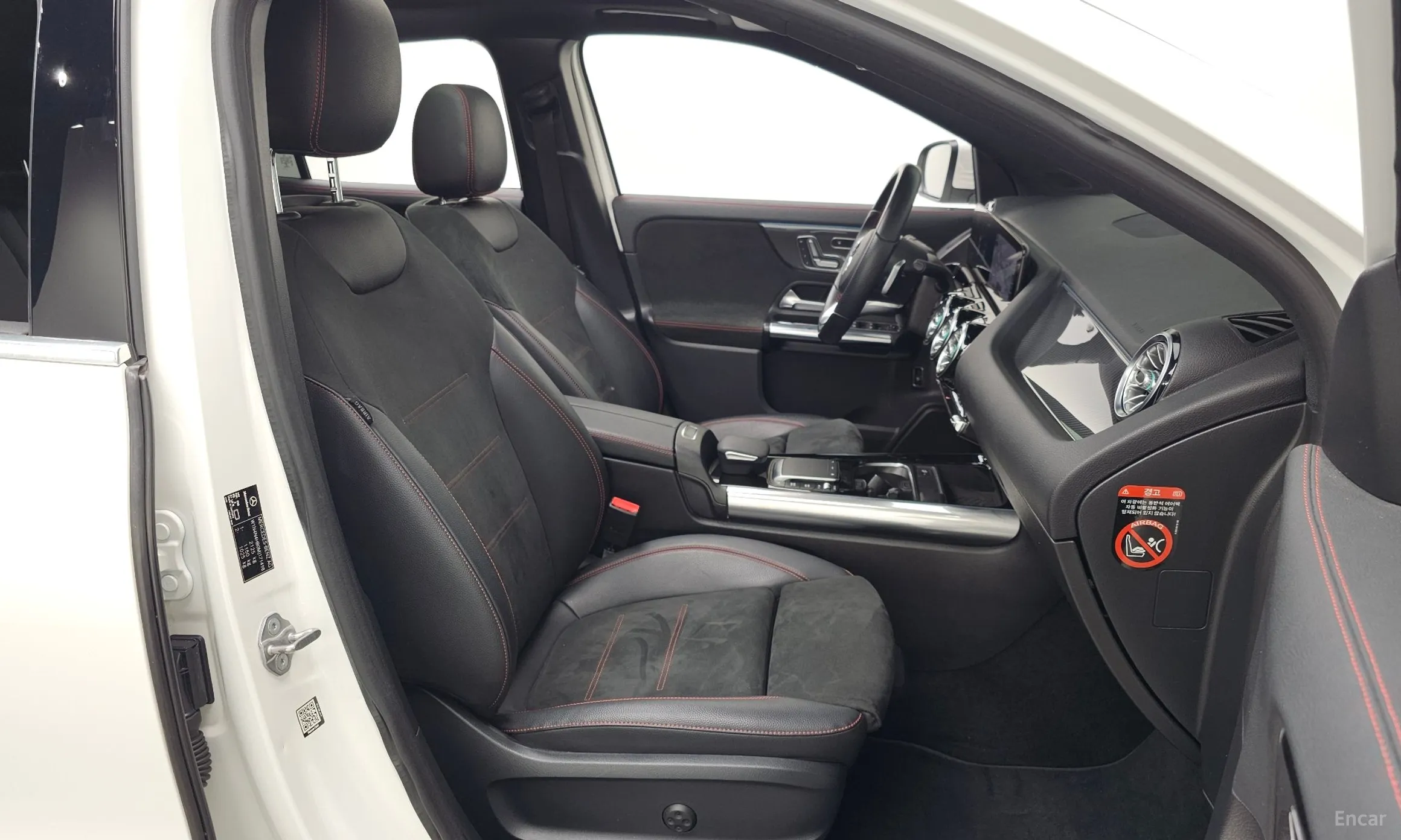 Mercedes Benz GLA-Class H247 превью 11
