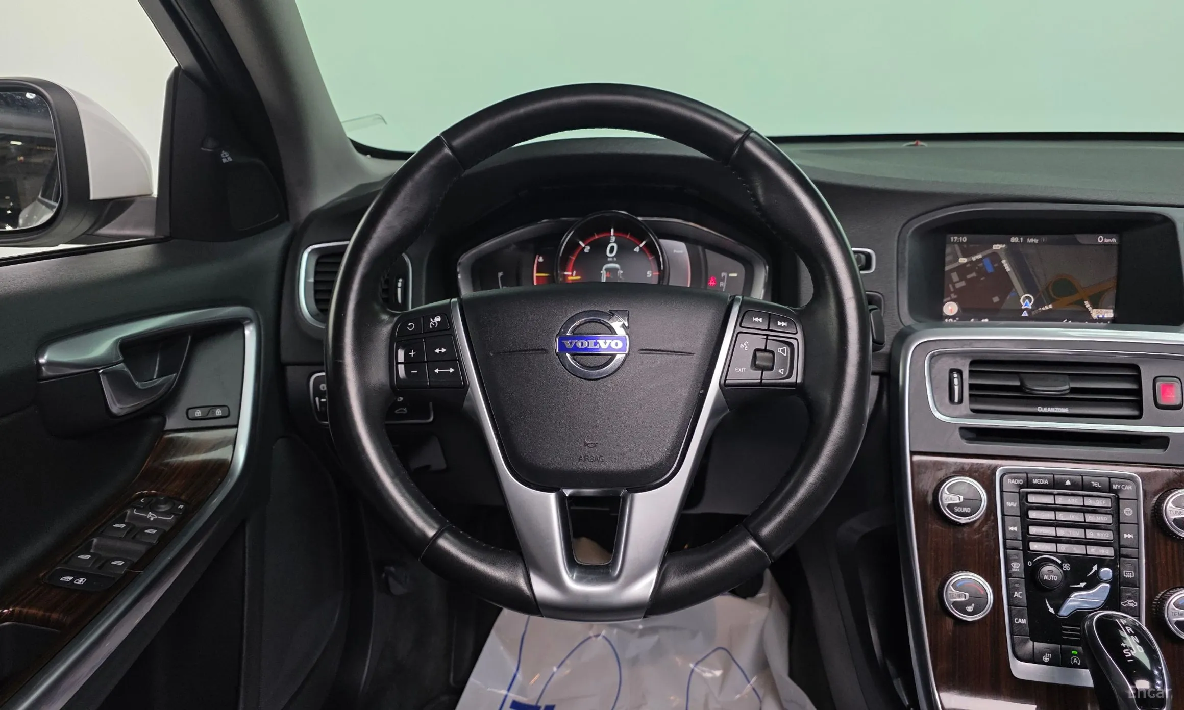 Volvo S60 превью 13