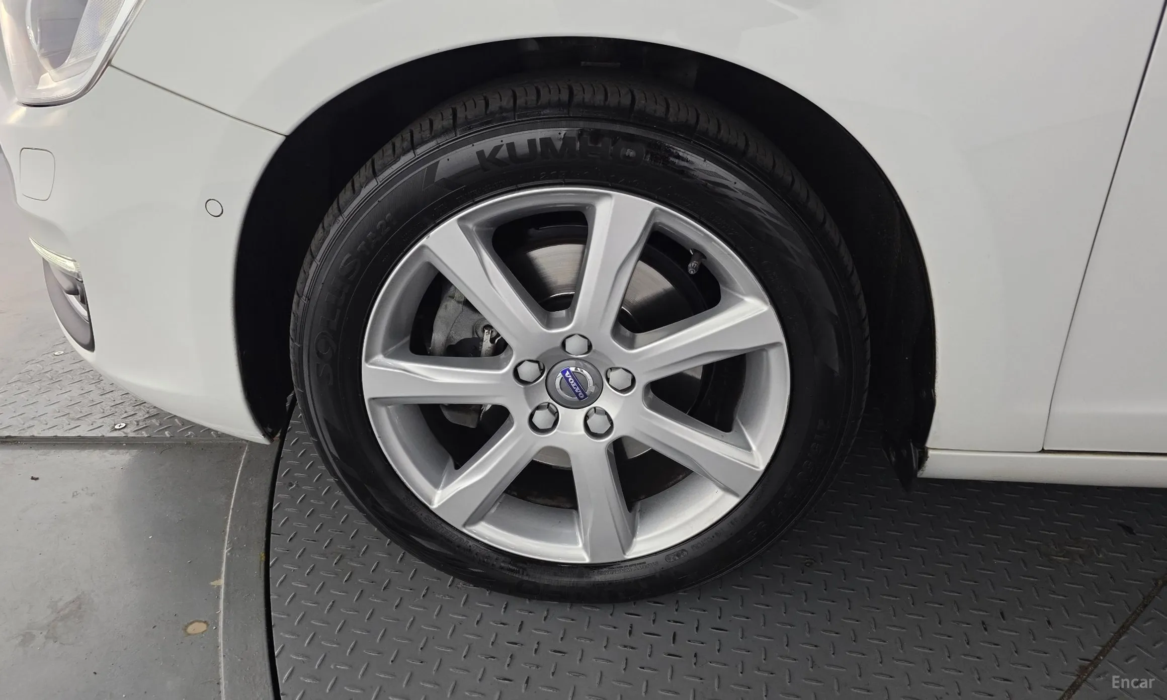 Volvo S60 превью 5