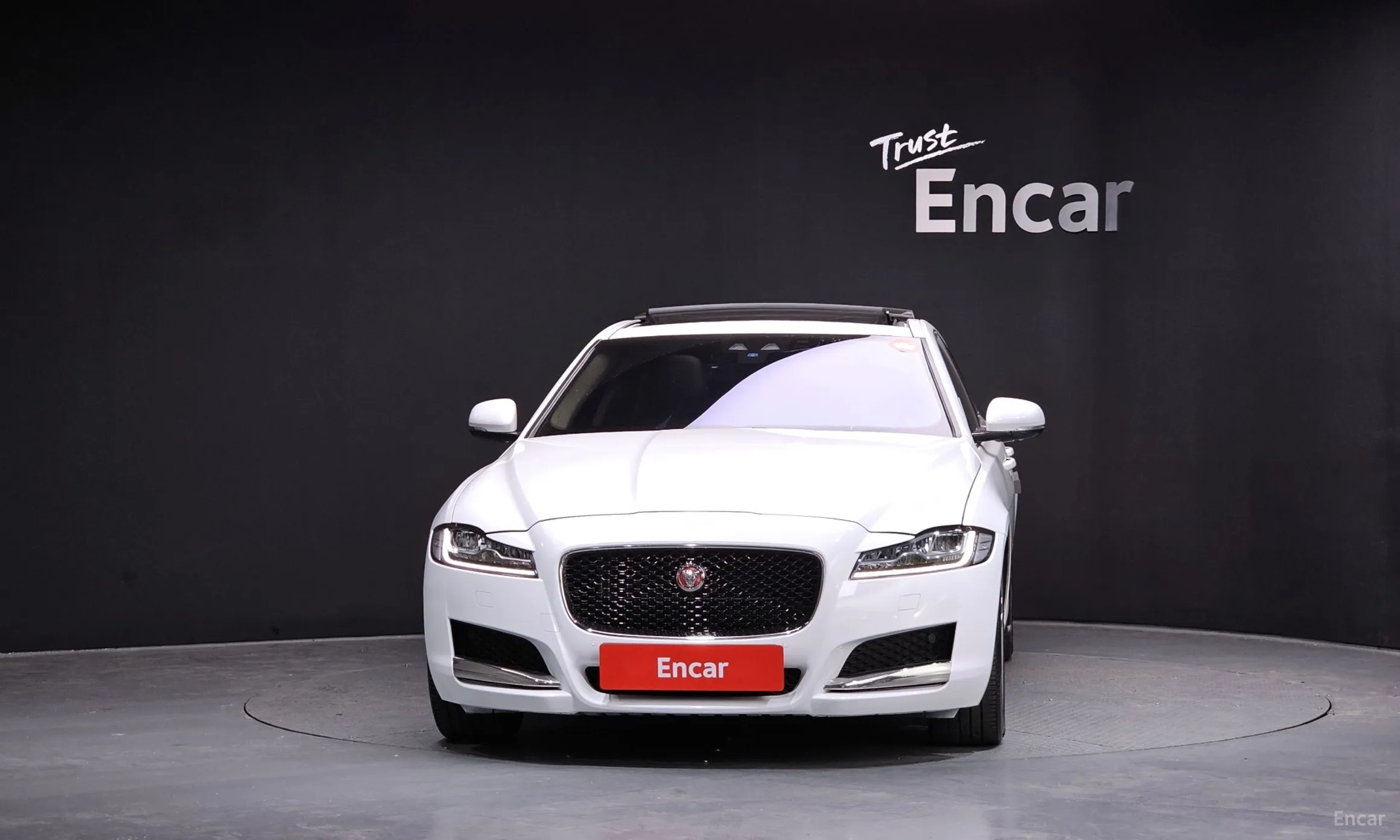Jaguar XF (x260) превью 3