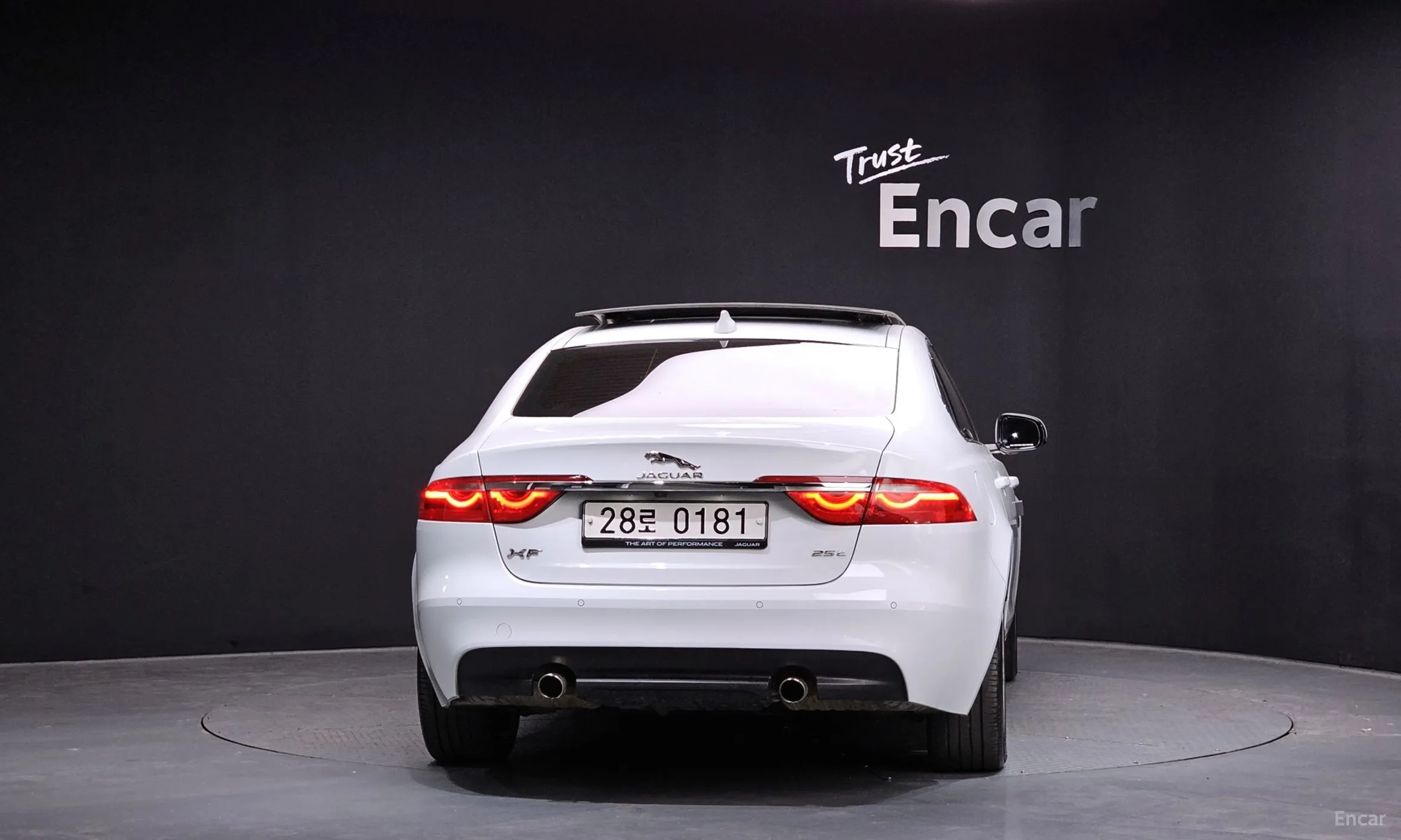 Jaguar XF (x260) превью 4