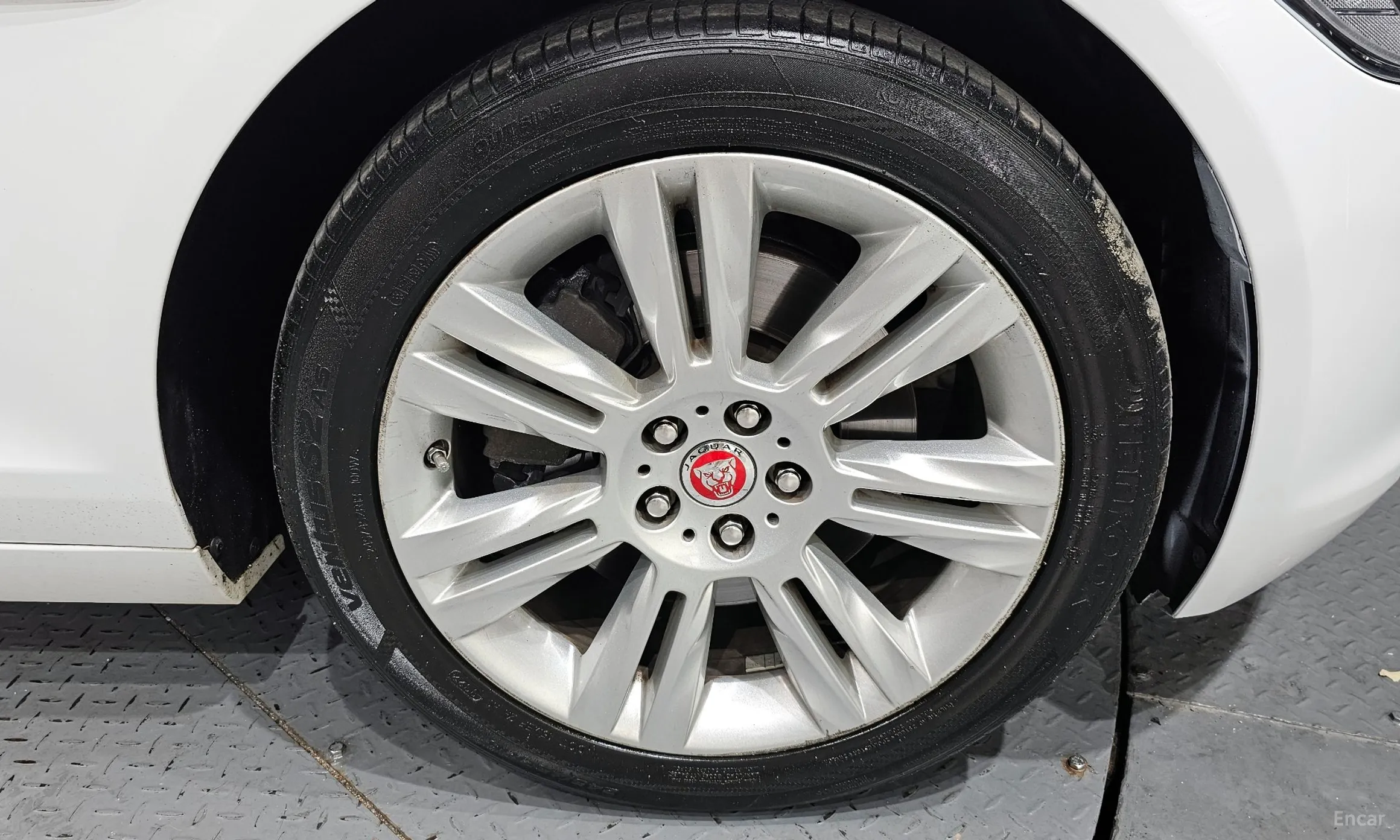 Jaguar XF (x260) превью 5