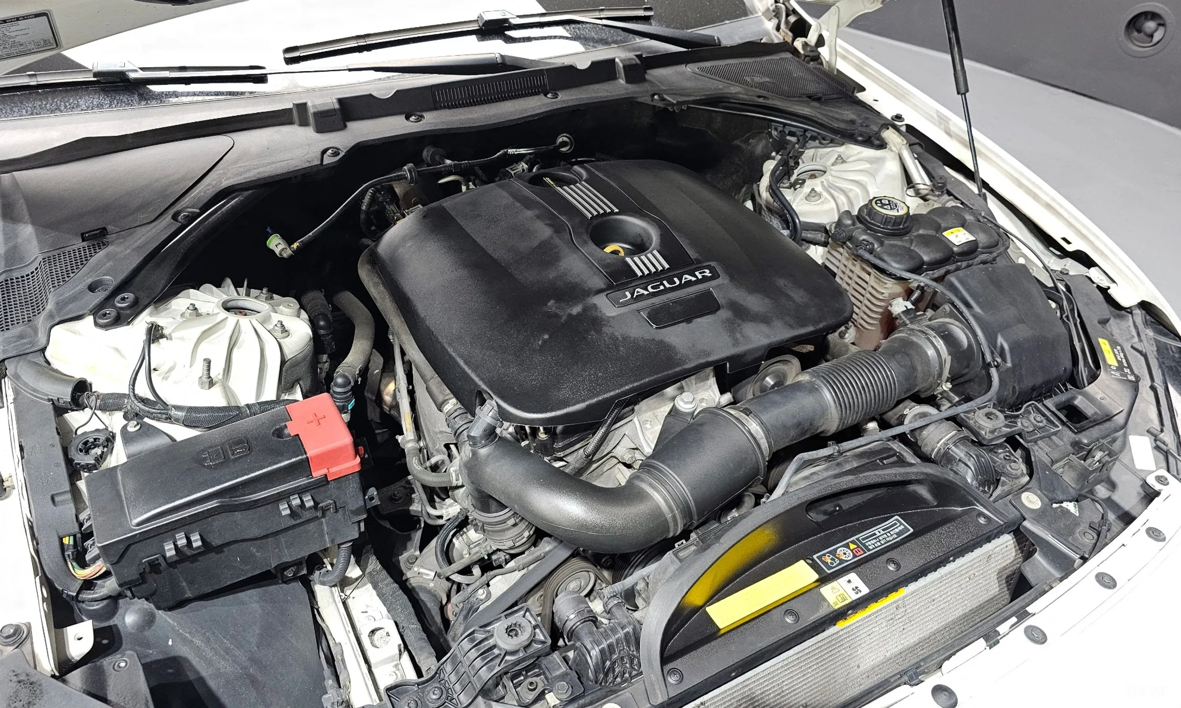 Jaguar XF (x260) превью 6