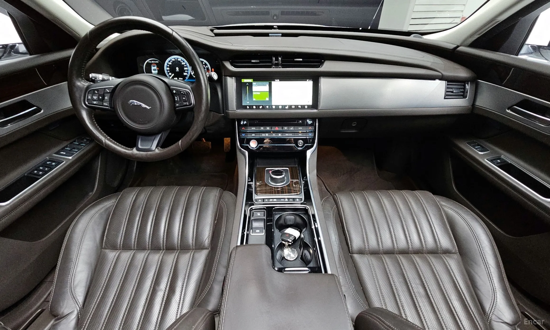 Jaguar XF (x260) превью 7