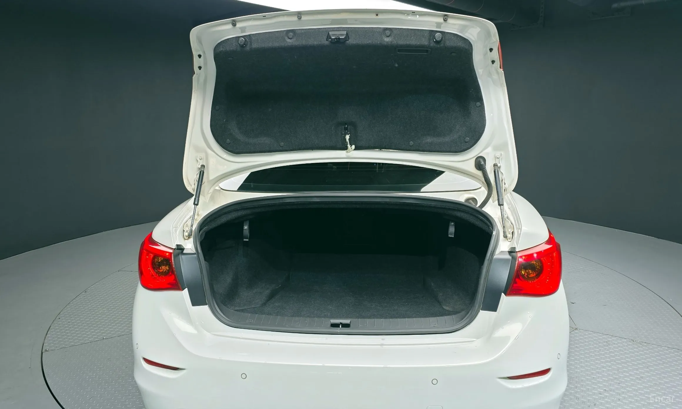 Infiniti Q50 превью 20