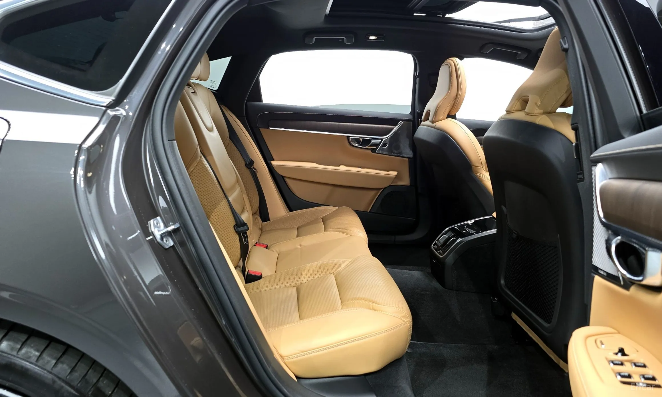 Volvo S90 превью 12