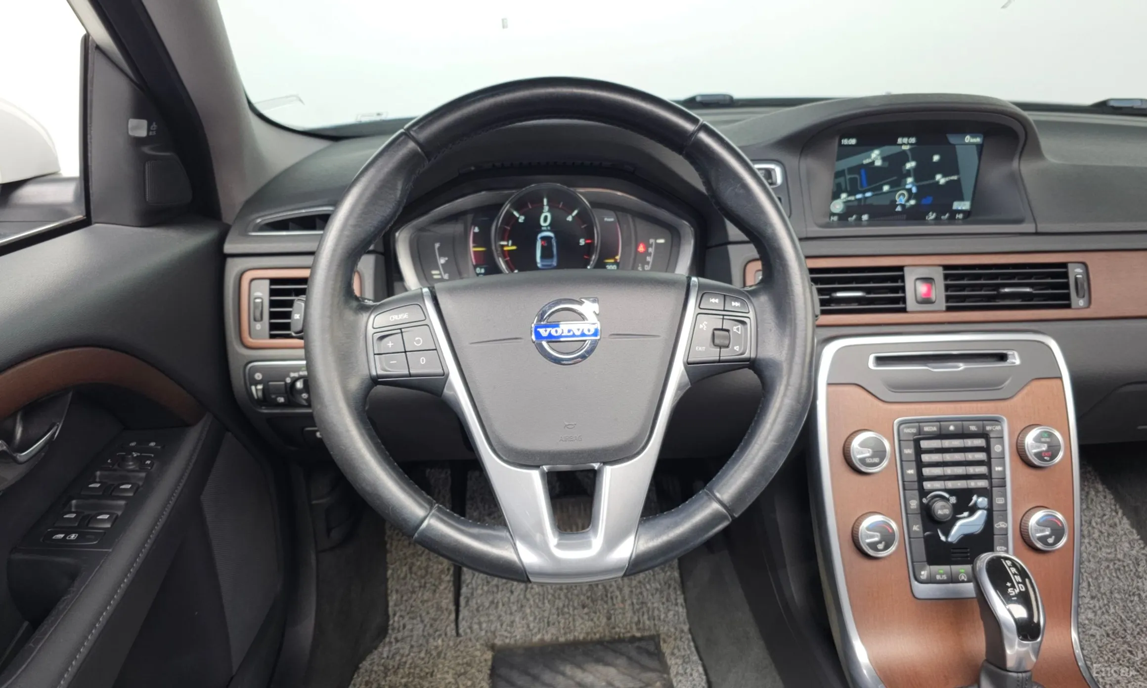 Volvo S80 превью 13