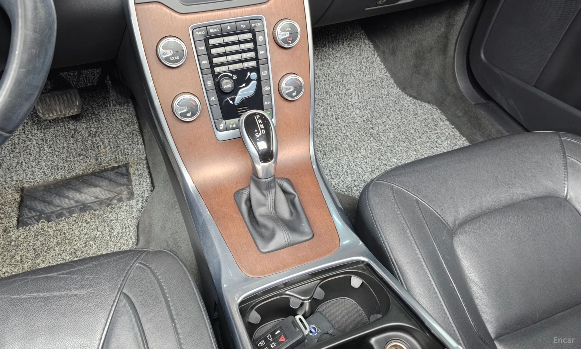 Volvo S80 превью 9