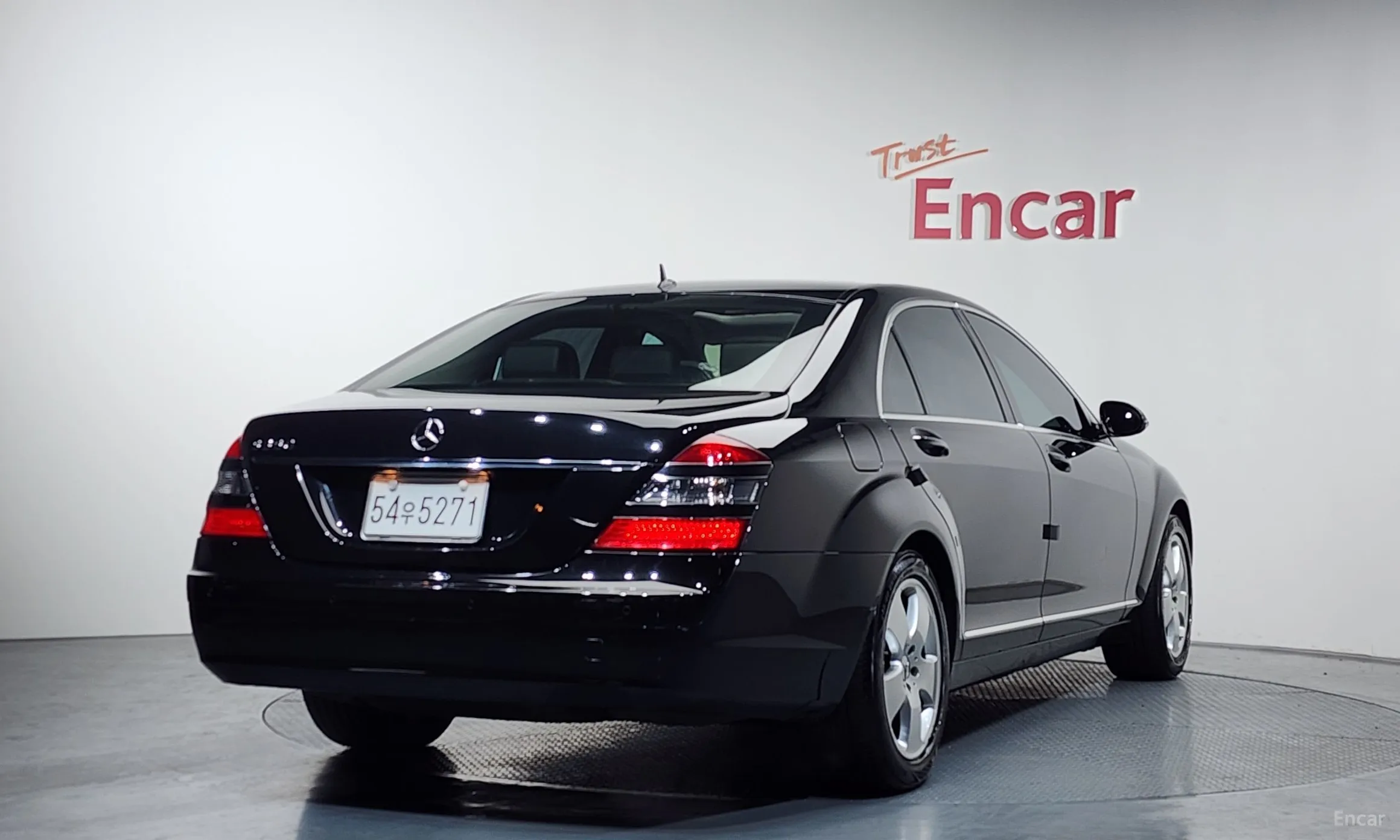 Mercedes Benz S-Class W221