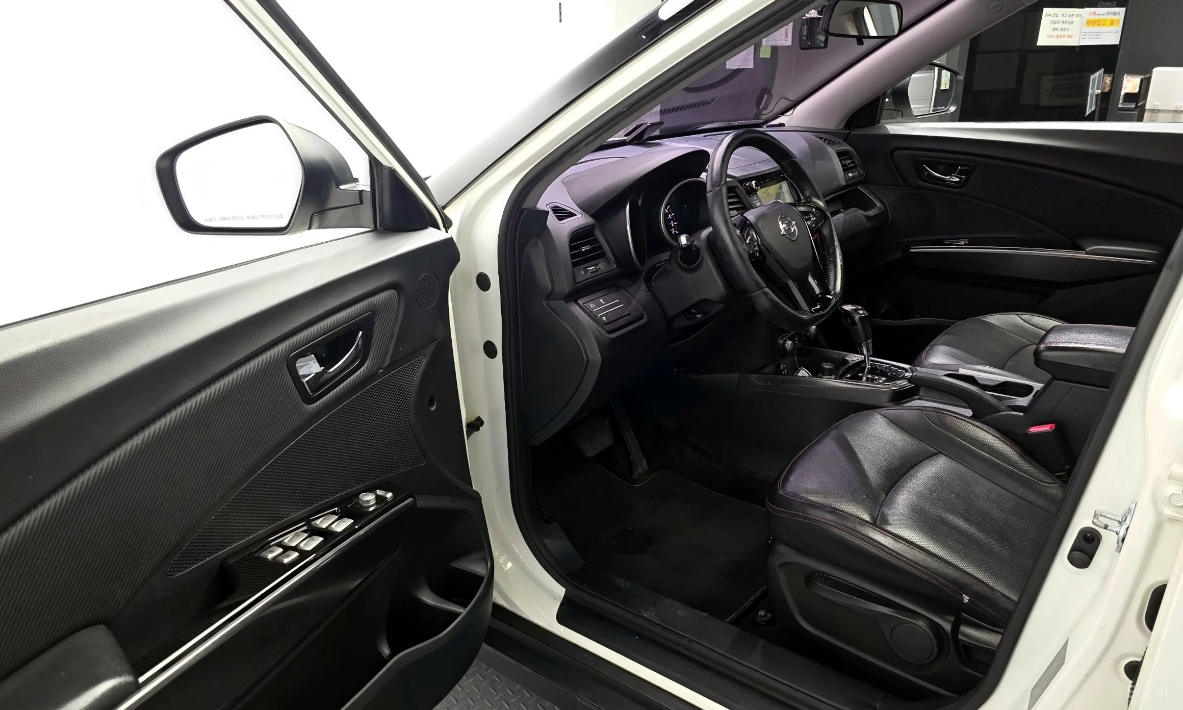 KG Mobility (SsangYong) Tivoli Air превью 10