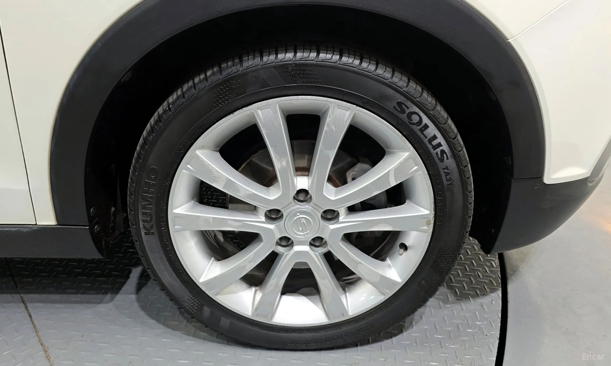 KG Mobility (SsangYong) Tivoli Air превью 5
