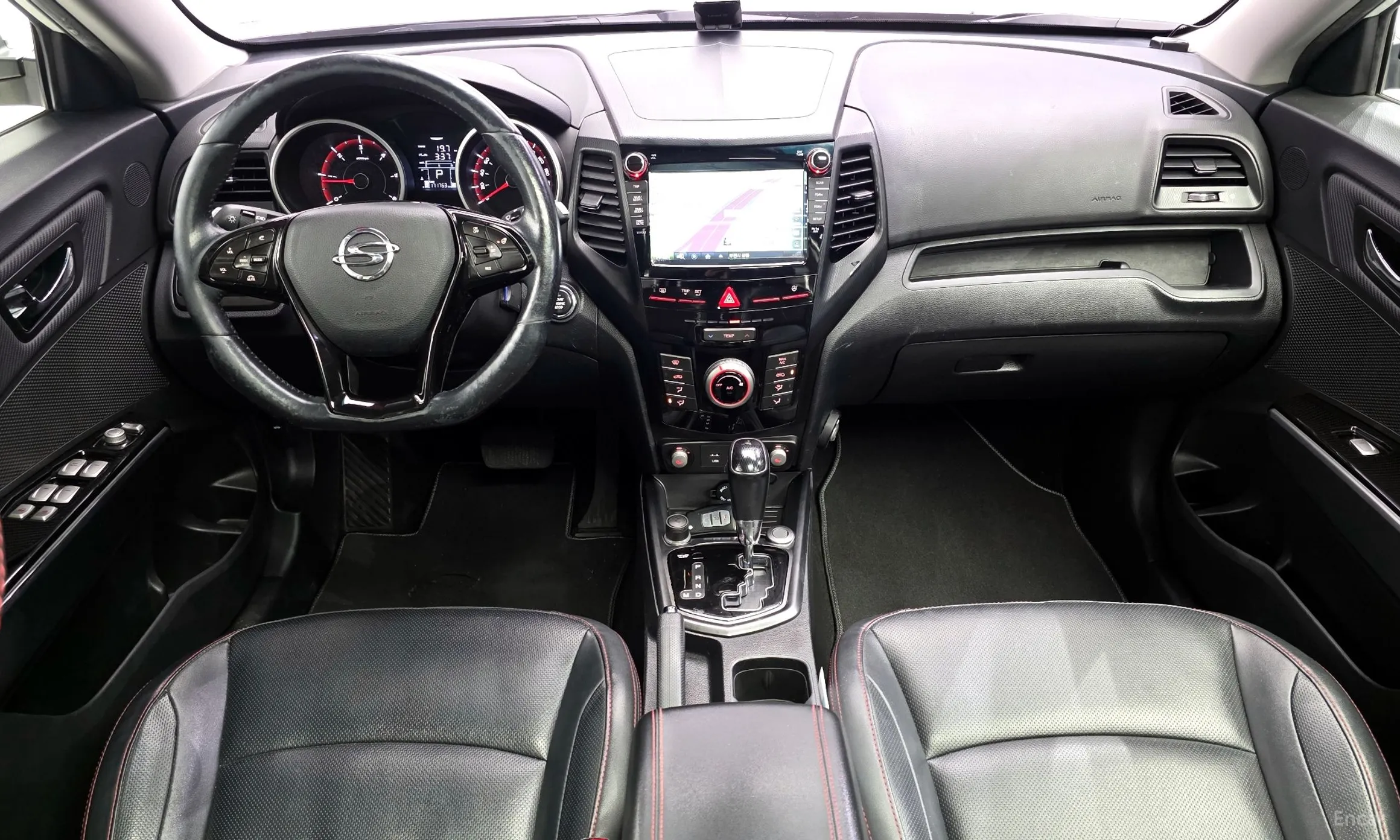 KG Mobility (SsangYong) Tivoli Air превью 7