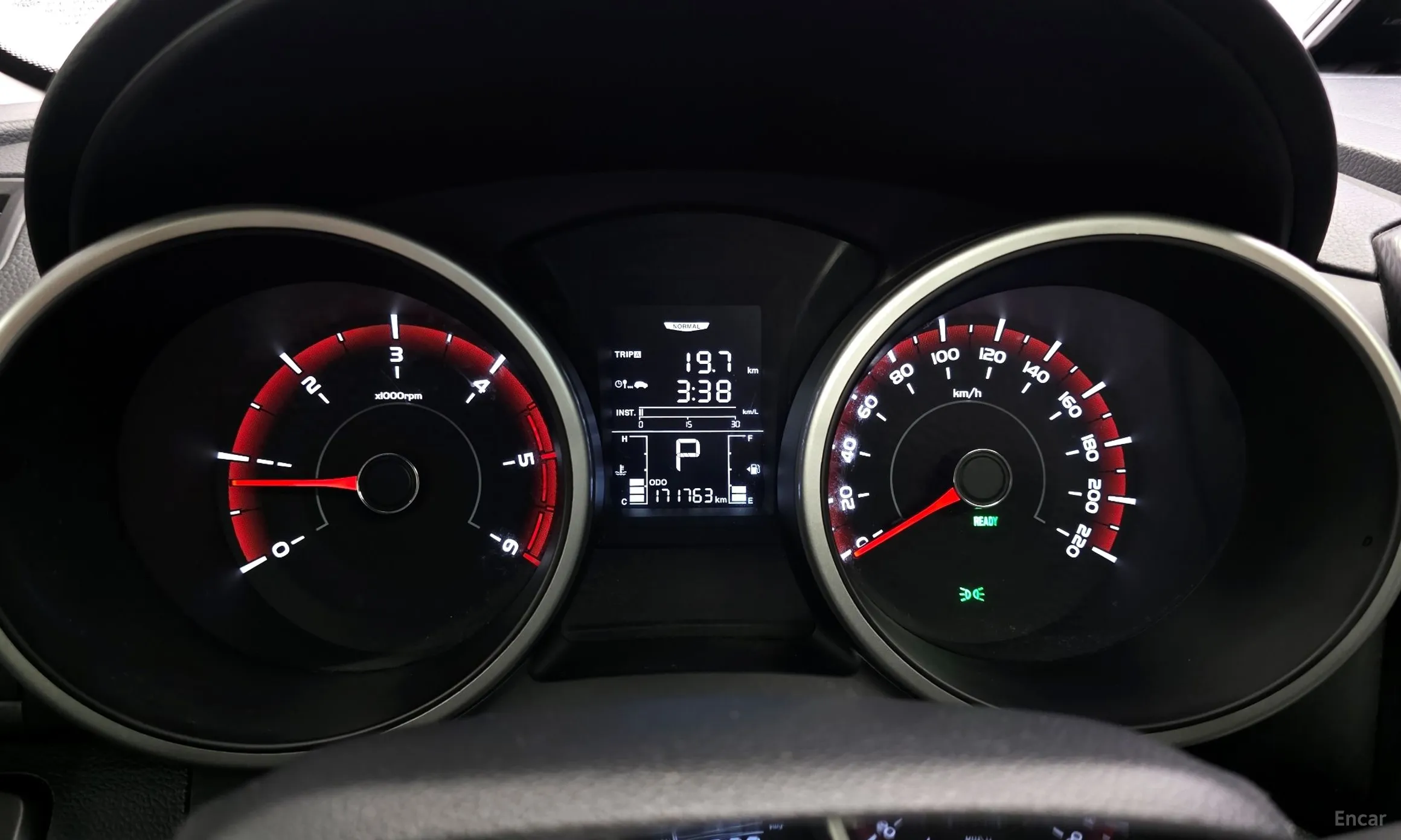 KG Mobility (SsangYong) Tivoli Air превью 8