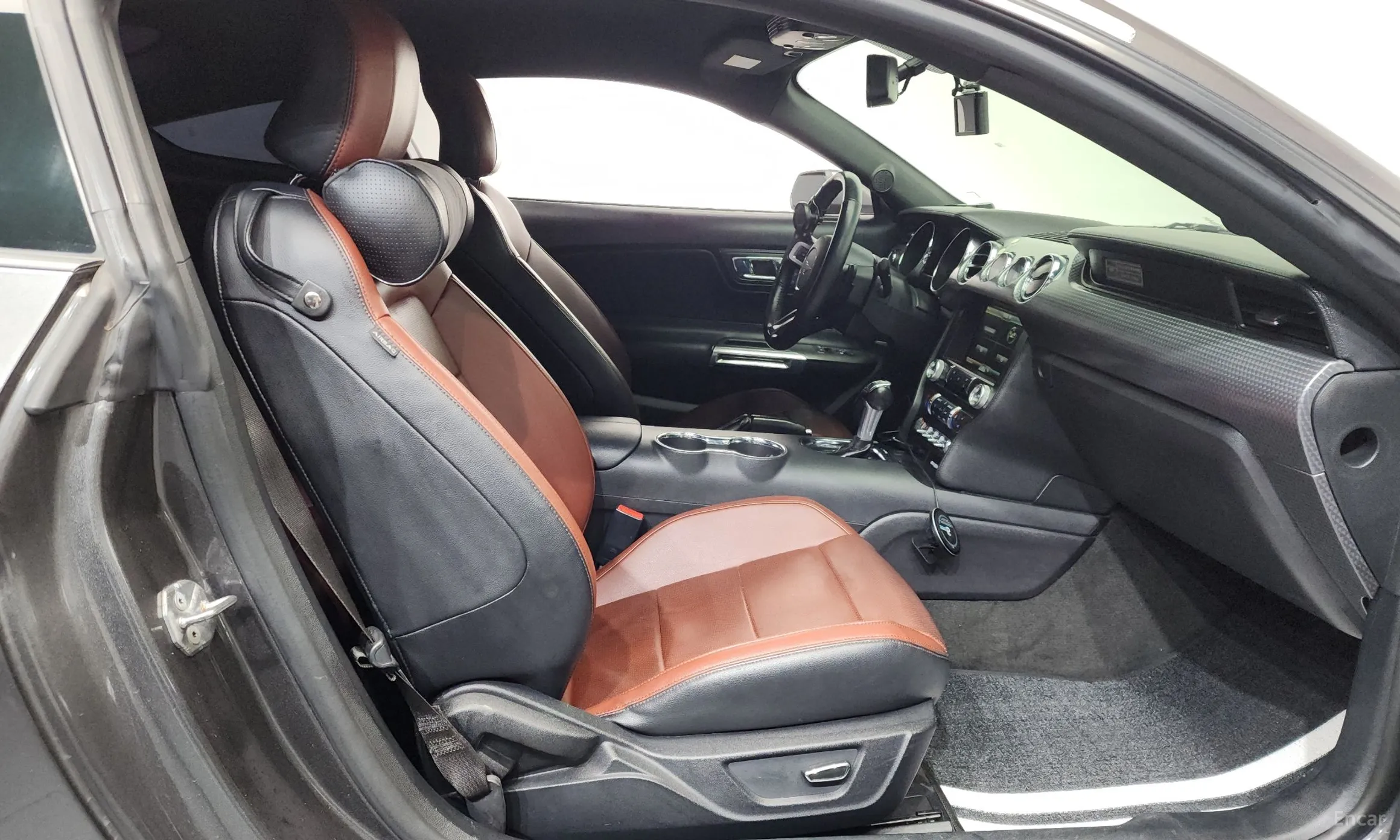 Ford Mustang превью 11