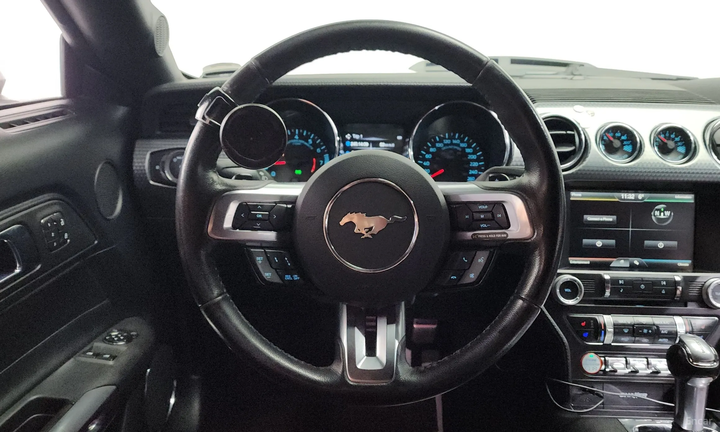 Ford Mustang превью 13