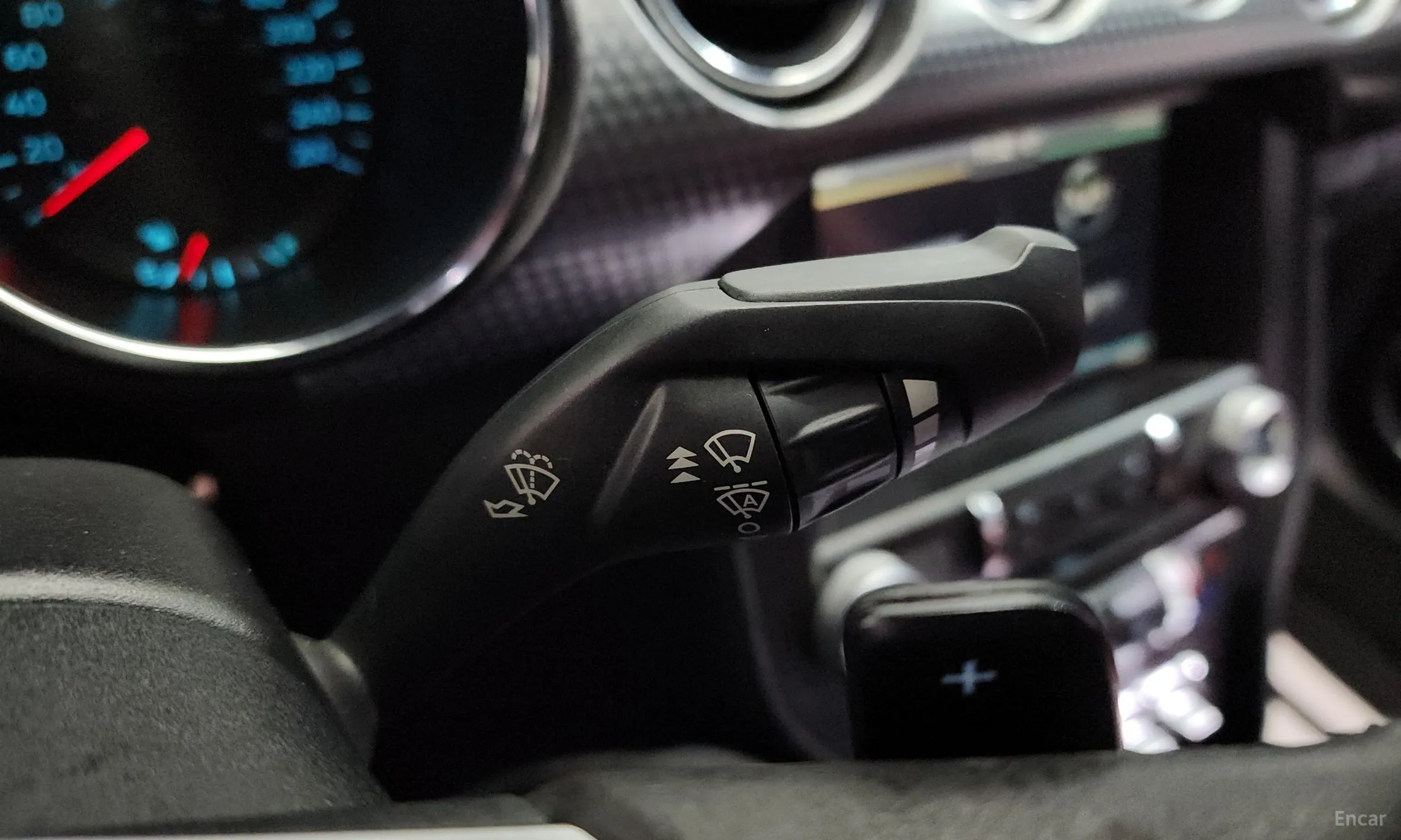Ford Mustang превью 15